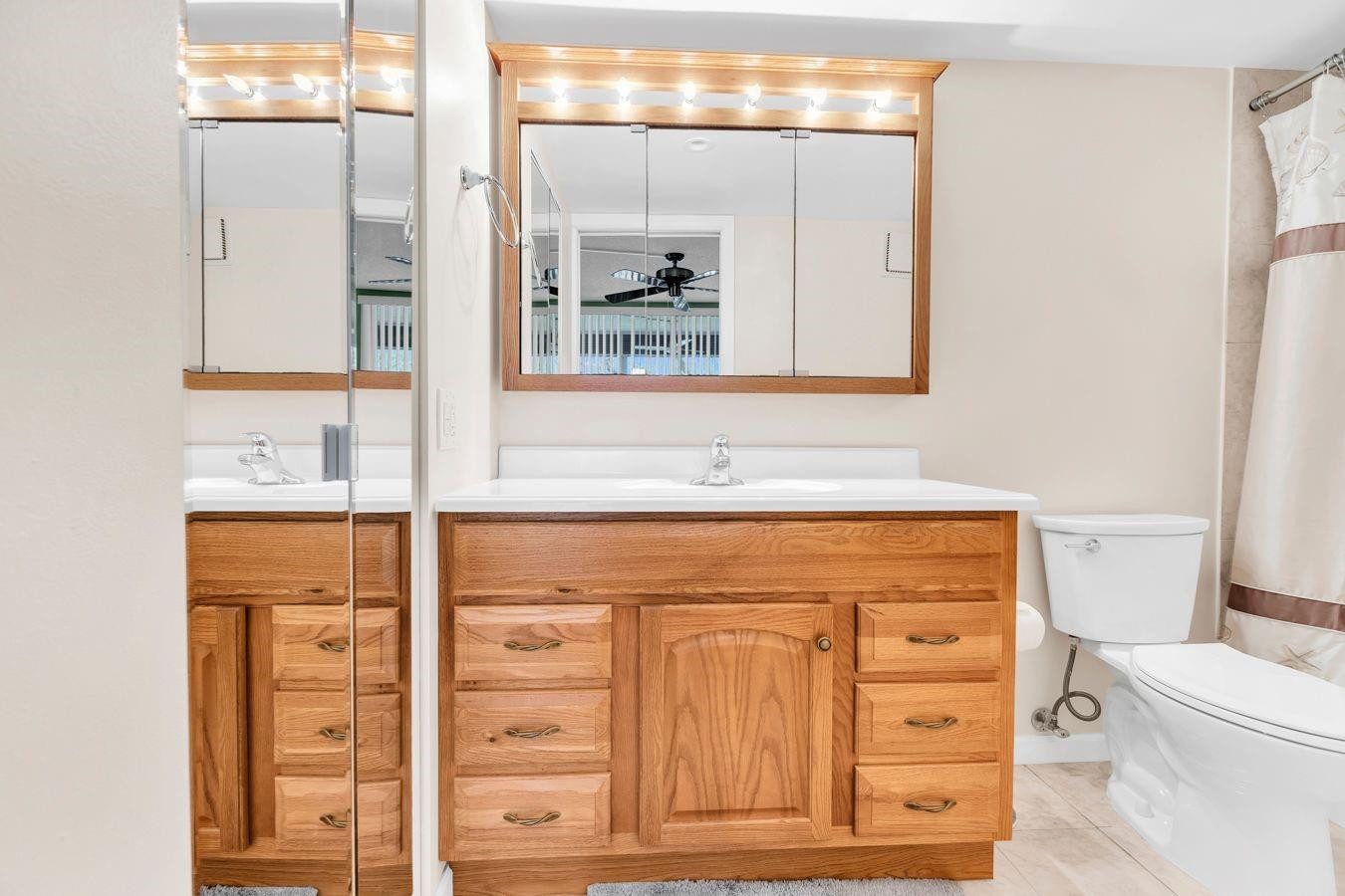 6850 Royal Palm Boulevard 212