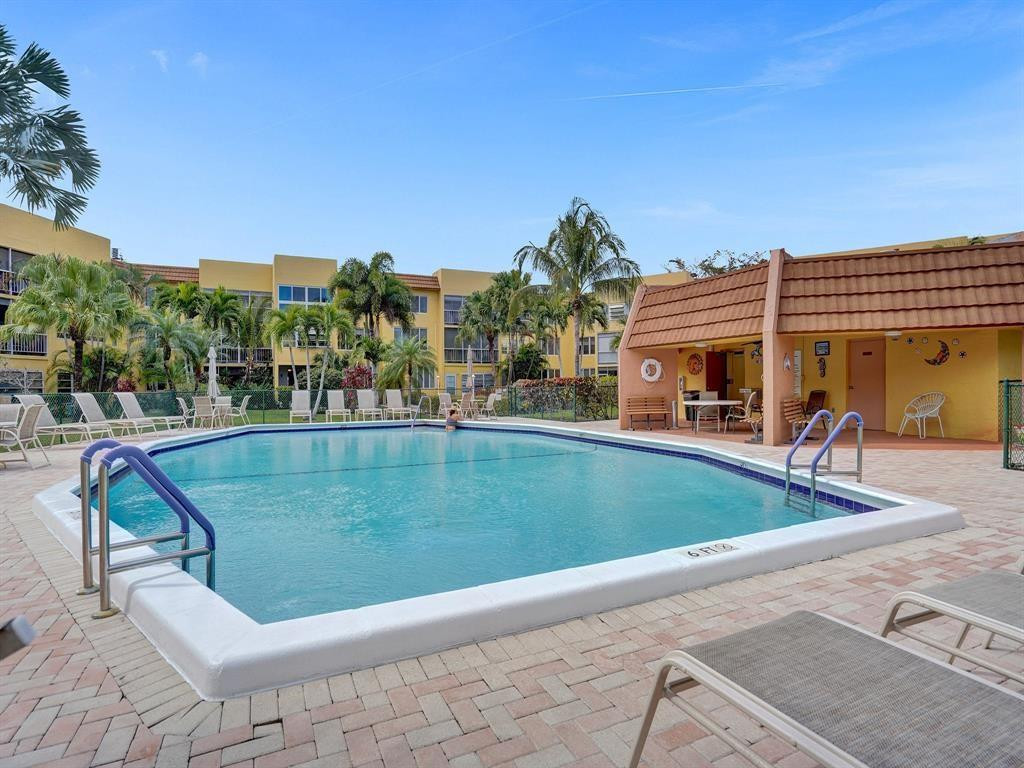6850 Royal Palm Boulevard 212