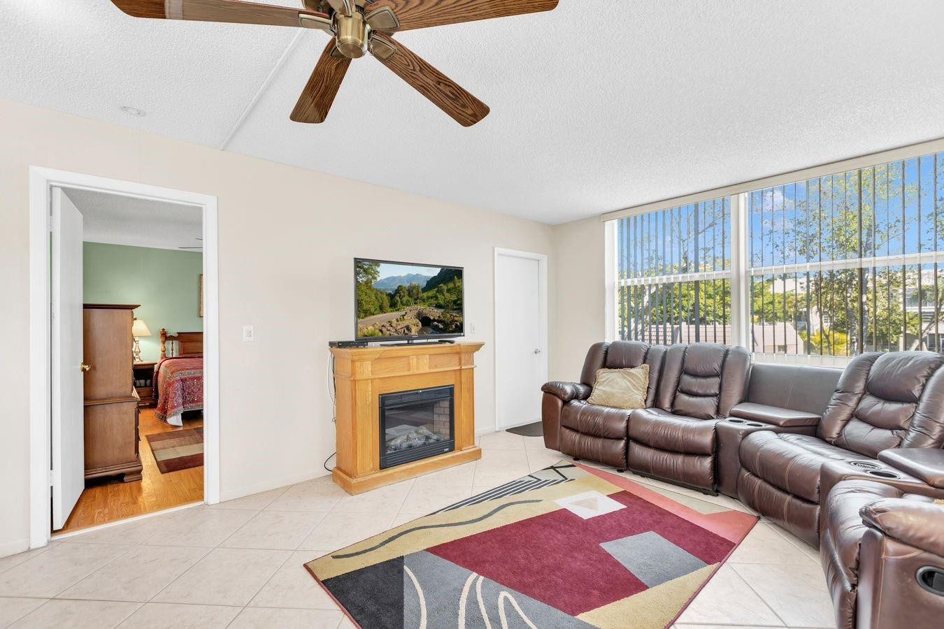 6850 Royal Palm Boulevard 212