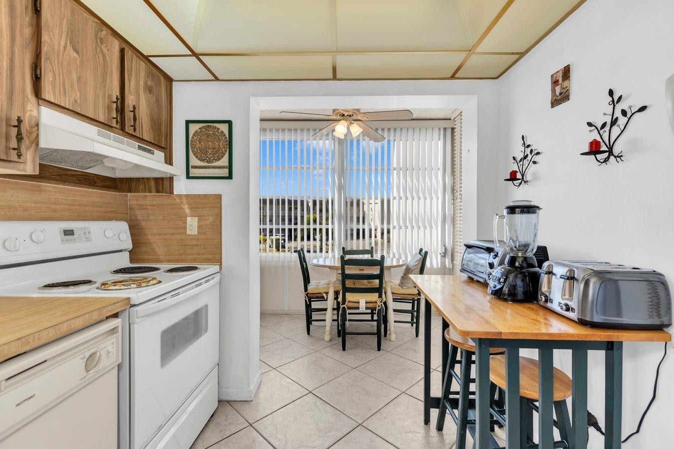 6850 Royal Palm Boulevard 212