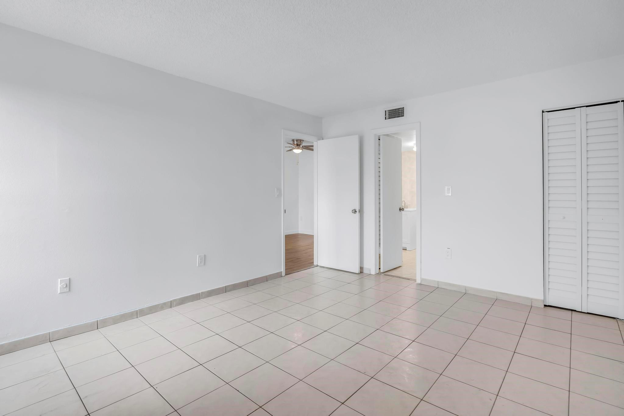 4801 NW 7th Street 503-16