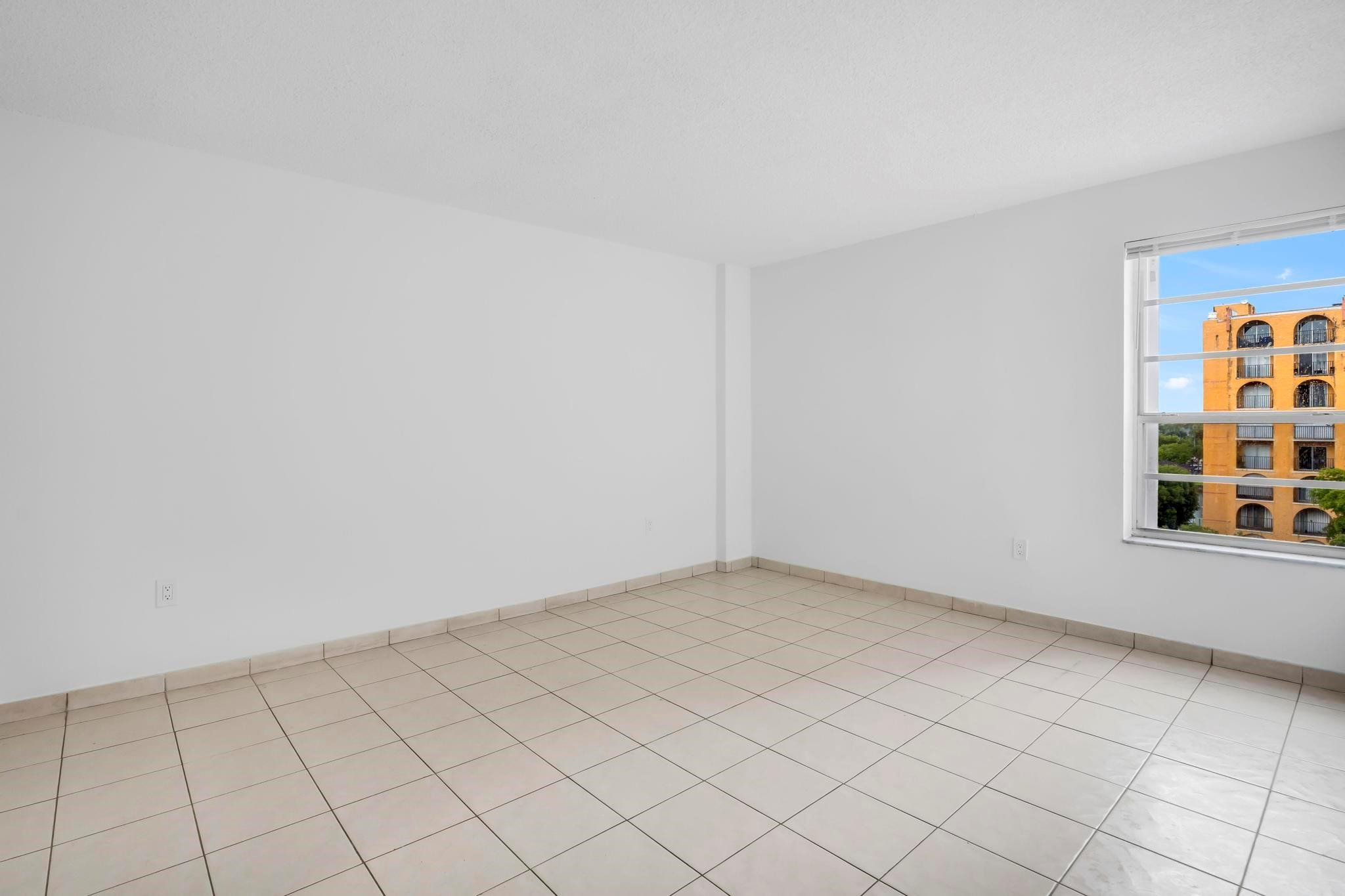 4801 NW 7th Street 503-16