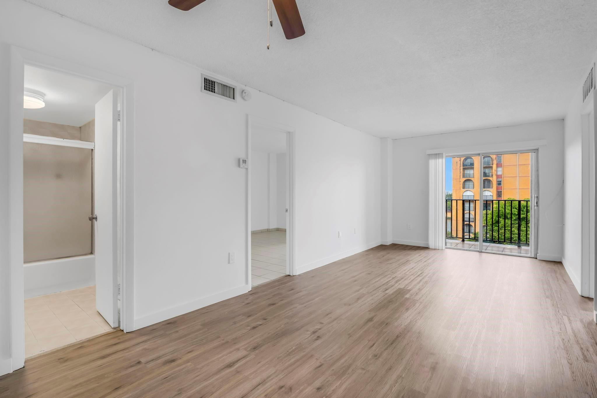4801 NW 7th Street 503-16