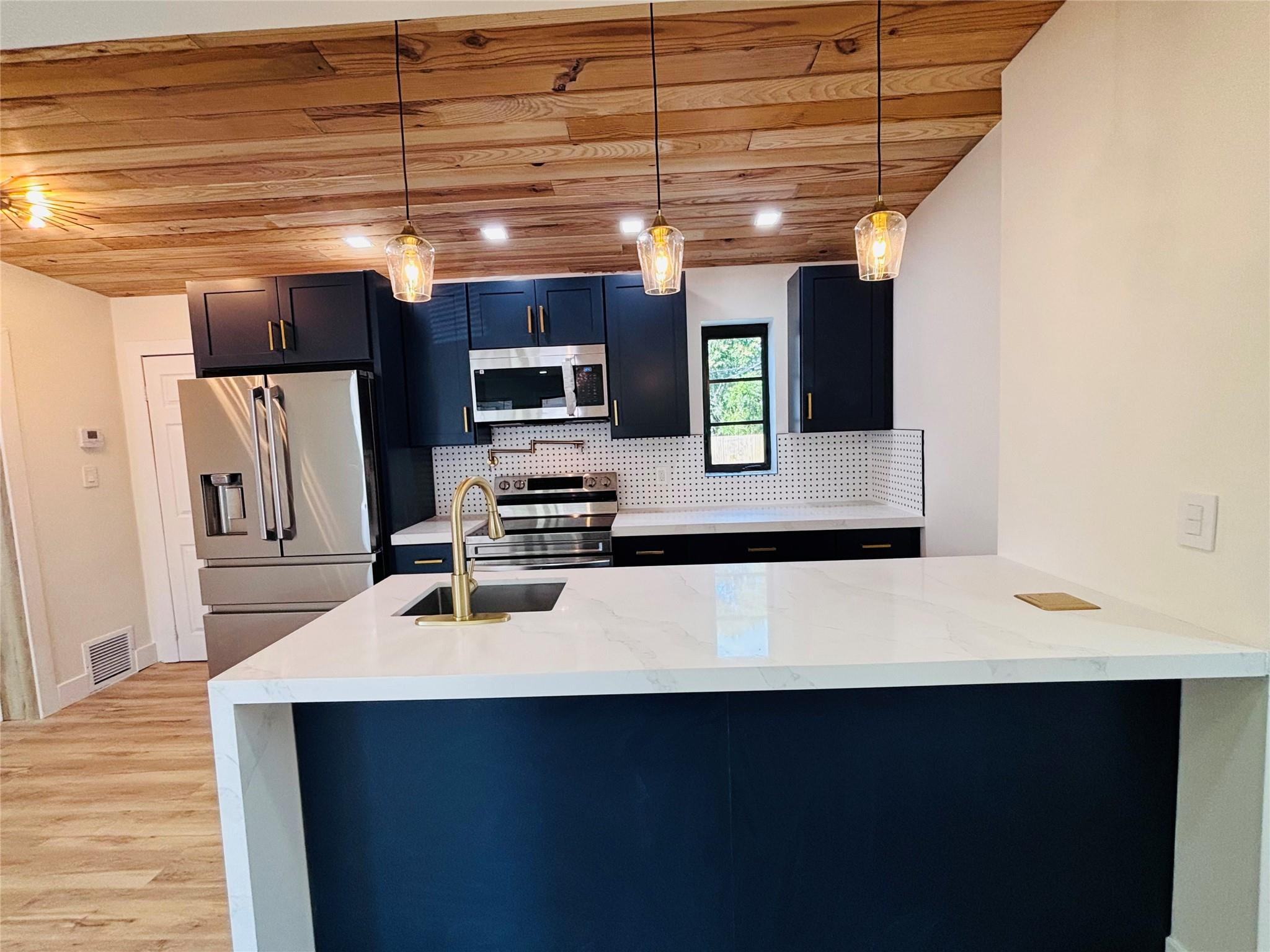 105 NW 28th Way