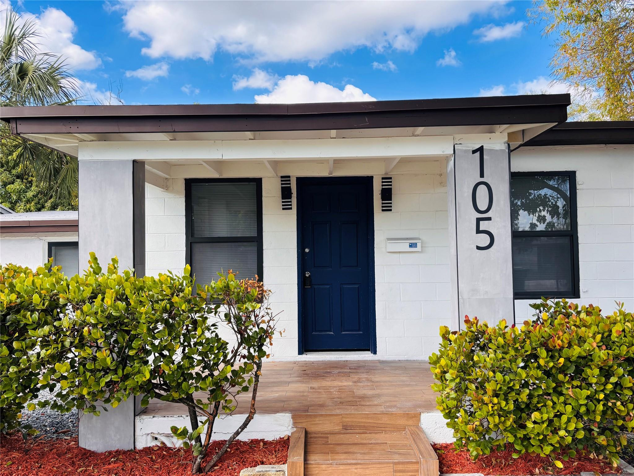 105 NW 28th Way