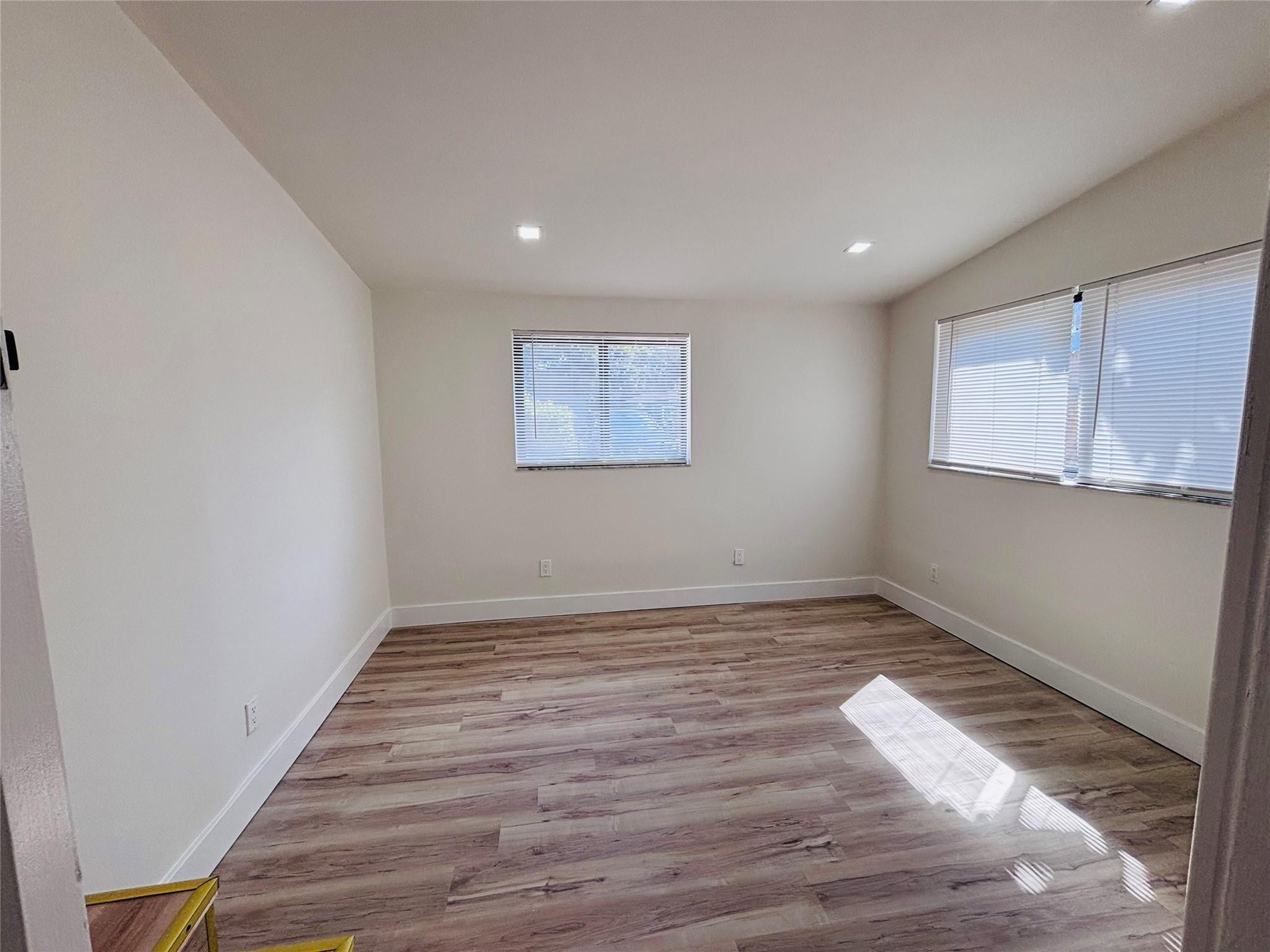 105 NW 28th Way