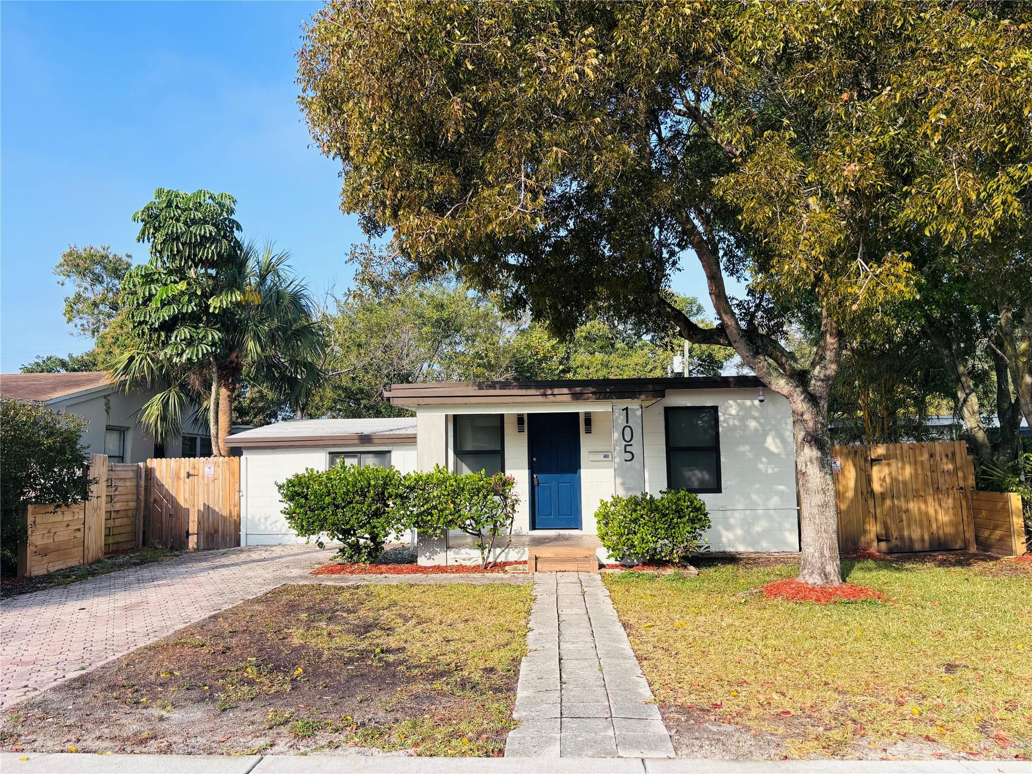 105 NW 28th Way