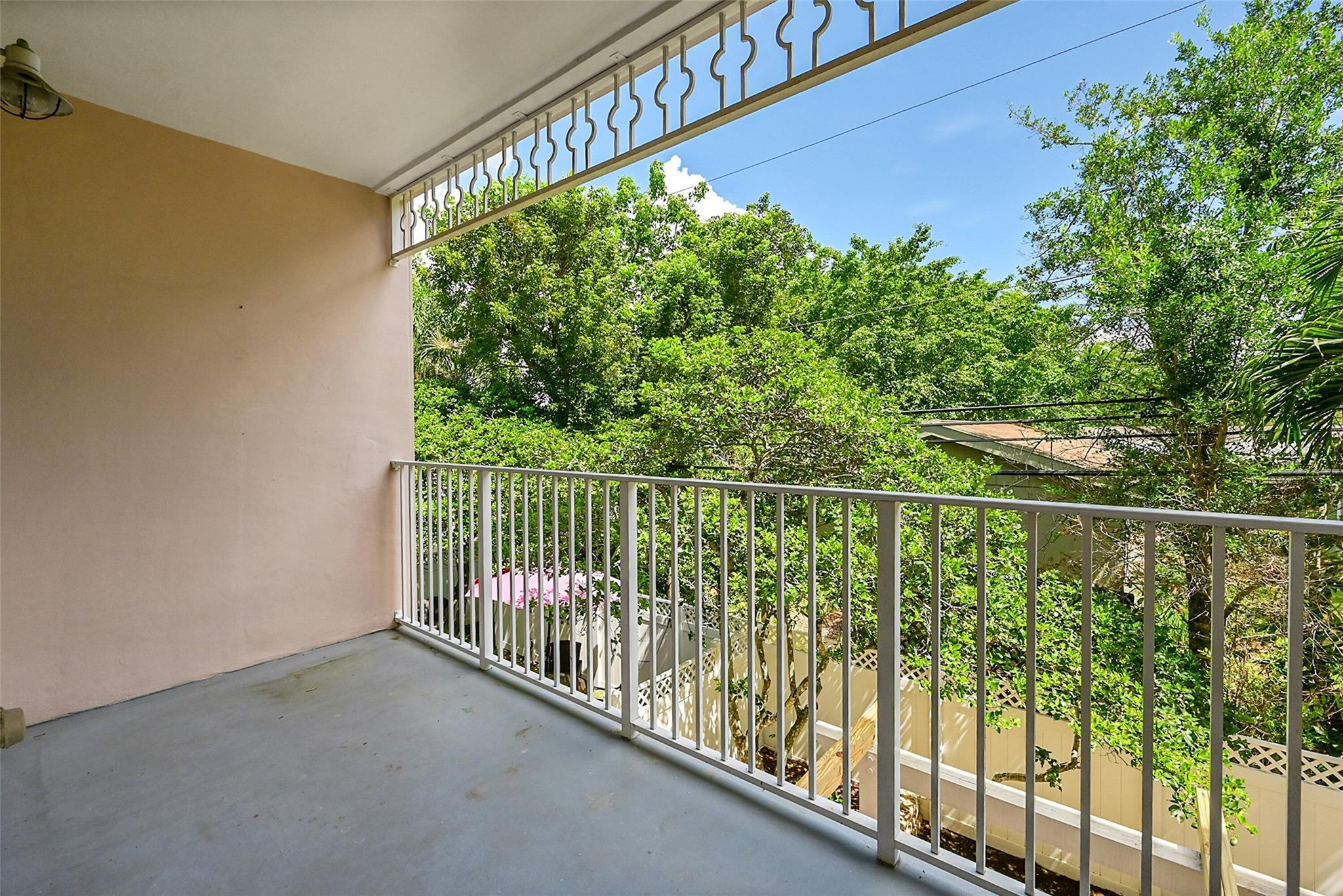 453 NE 1st Street