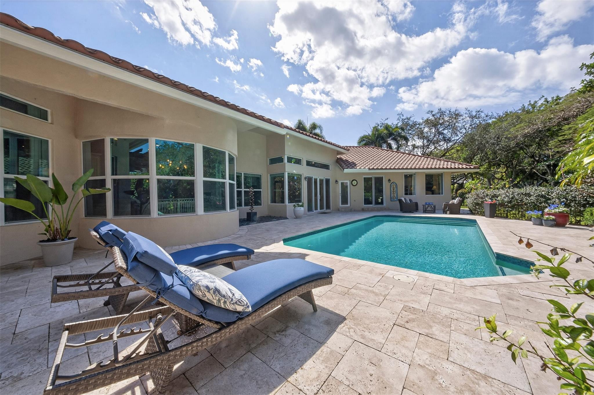 6515 NW 95th Lane