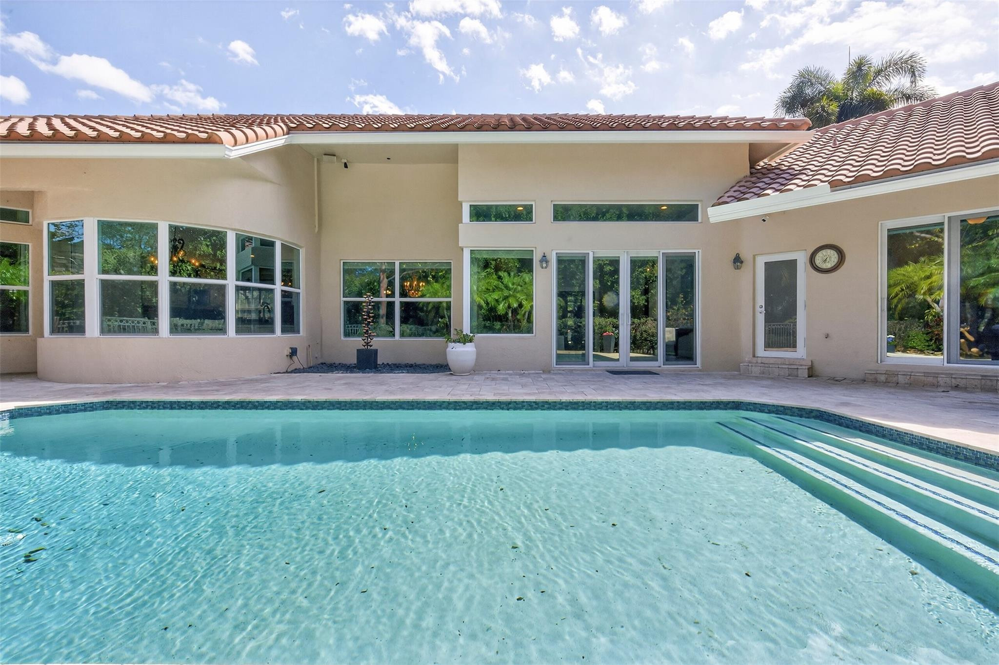 6515 NW 95th Lane