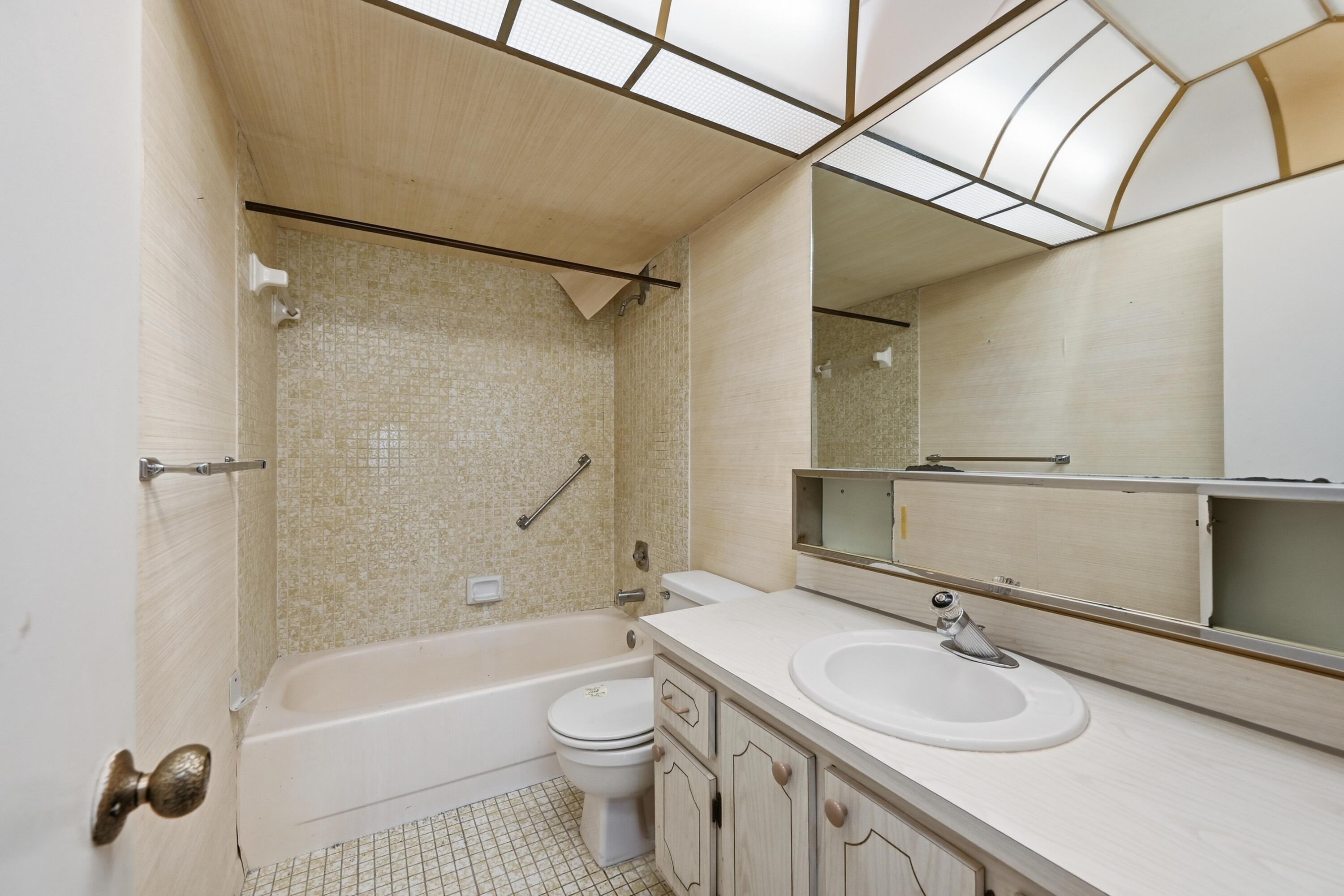 9541 Sunrise Lakes Boulevard Unit: 110