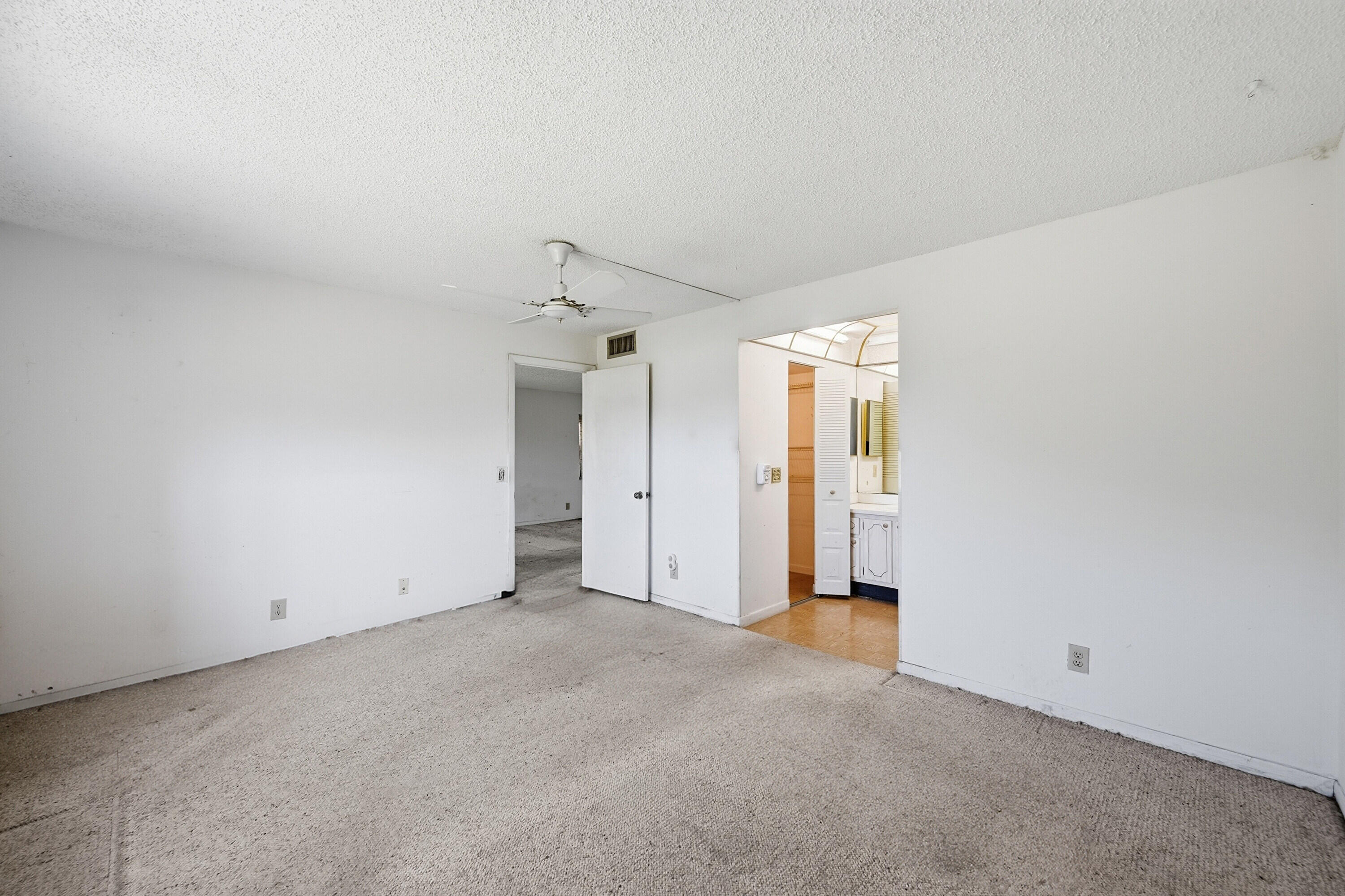 9541 Sunrise Lakes Boulevard Unit: 110
