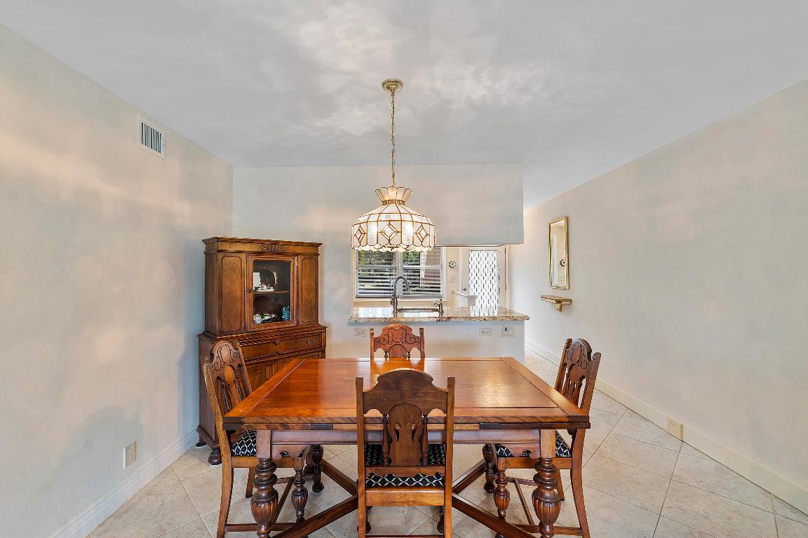 2905 Victoria Place C1