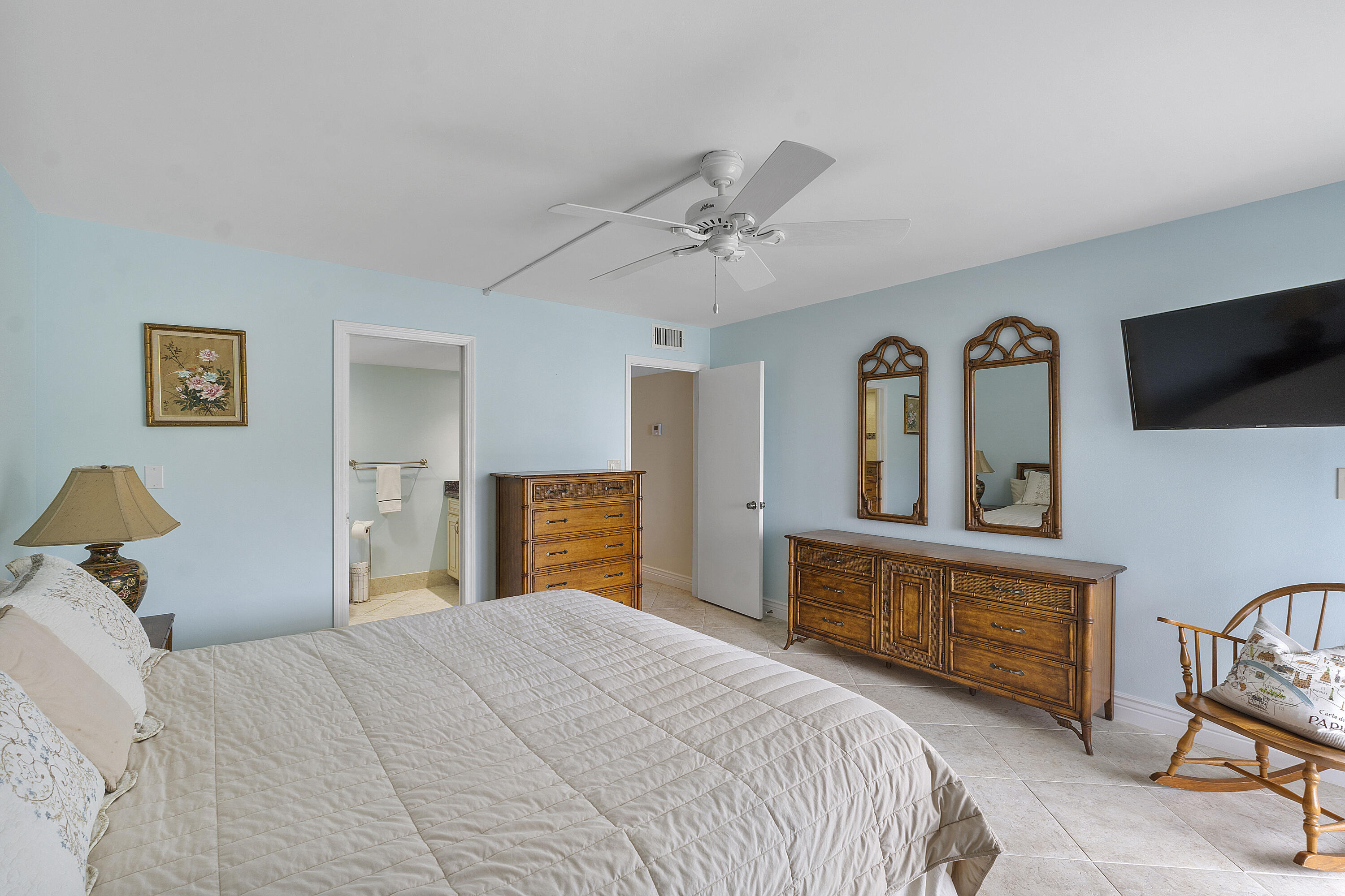 2905 Victoria Place C1