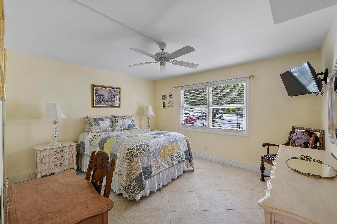 2905 Victoria Place C1