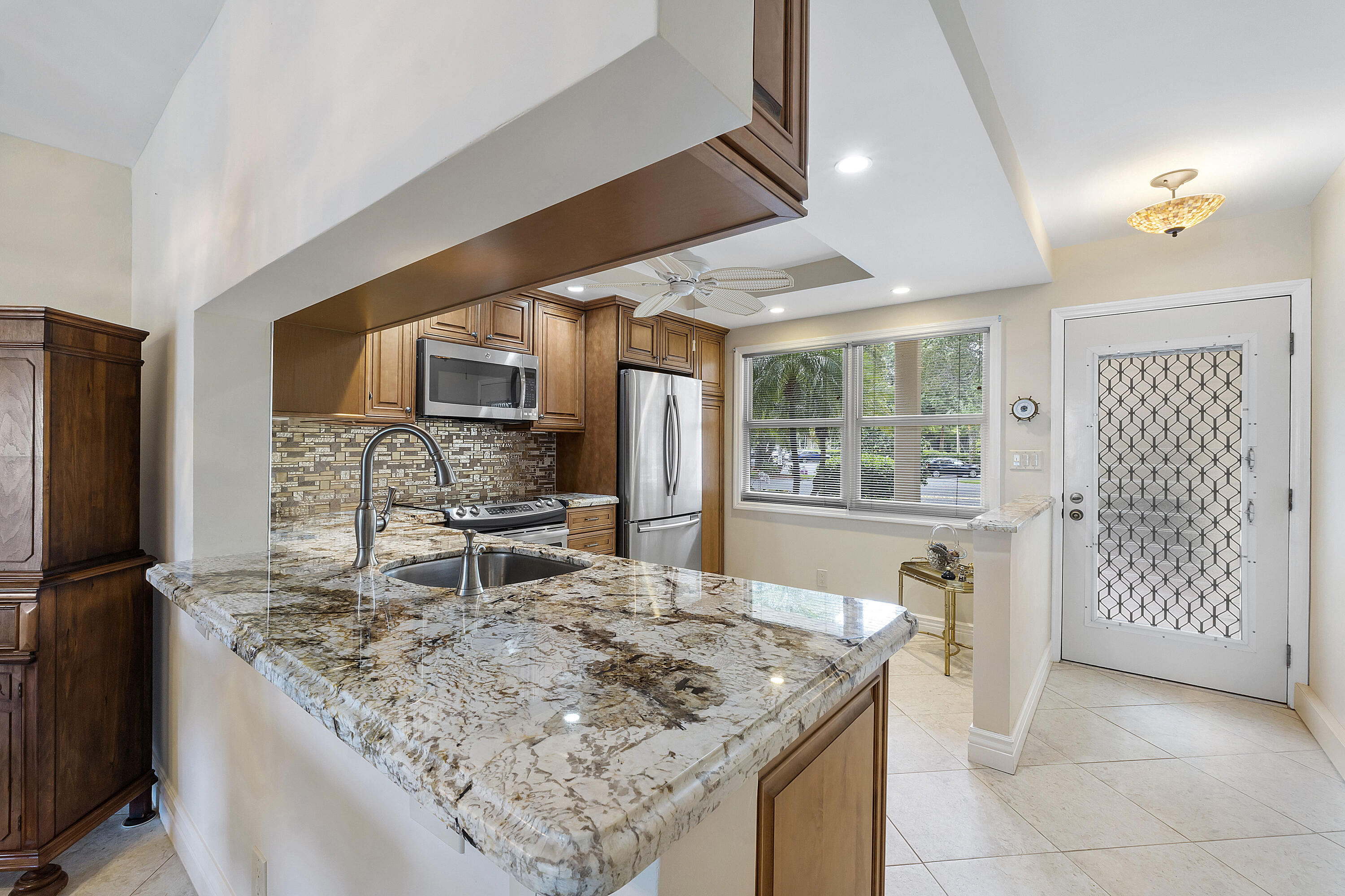 2905 Victoria Place C1