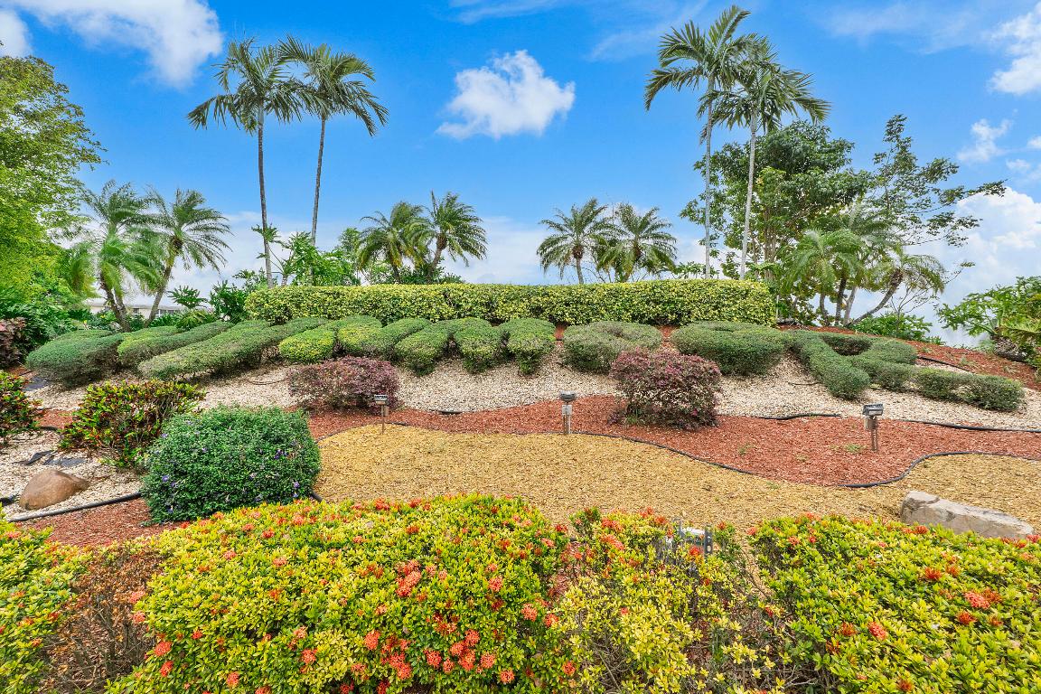 2905 Victoria Place C1