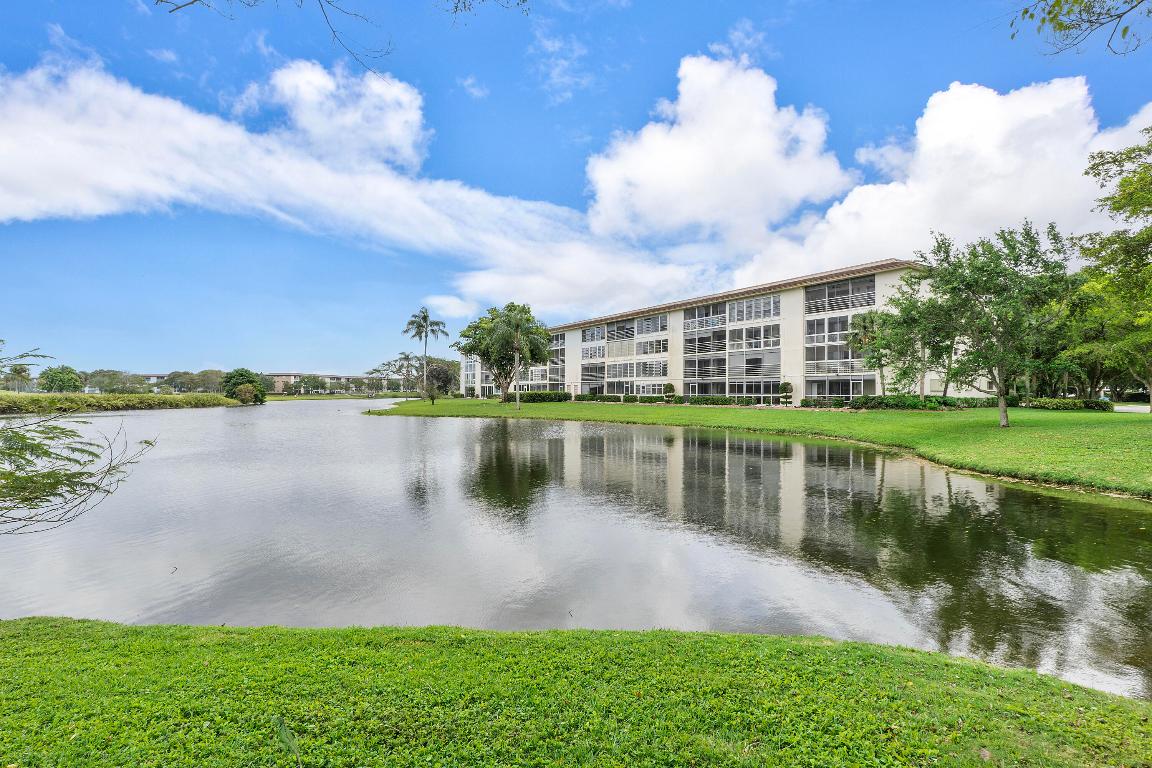 2905 Victoria Place C1