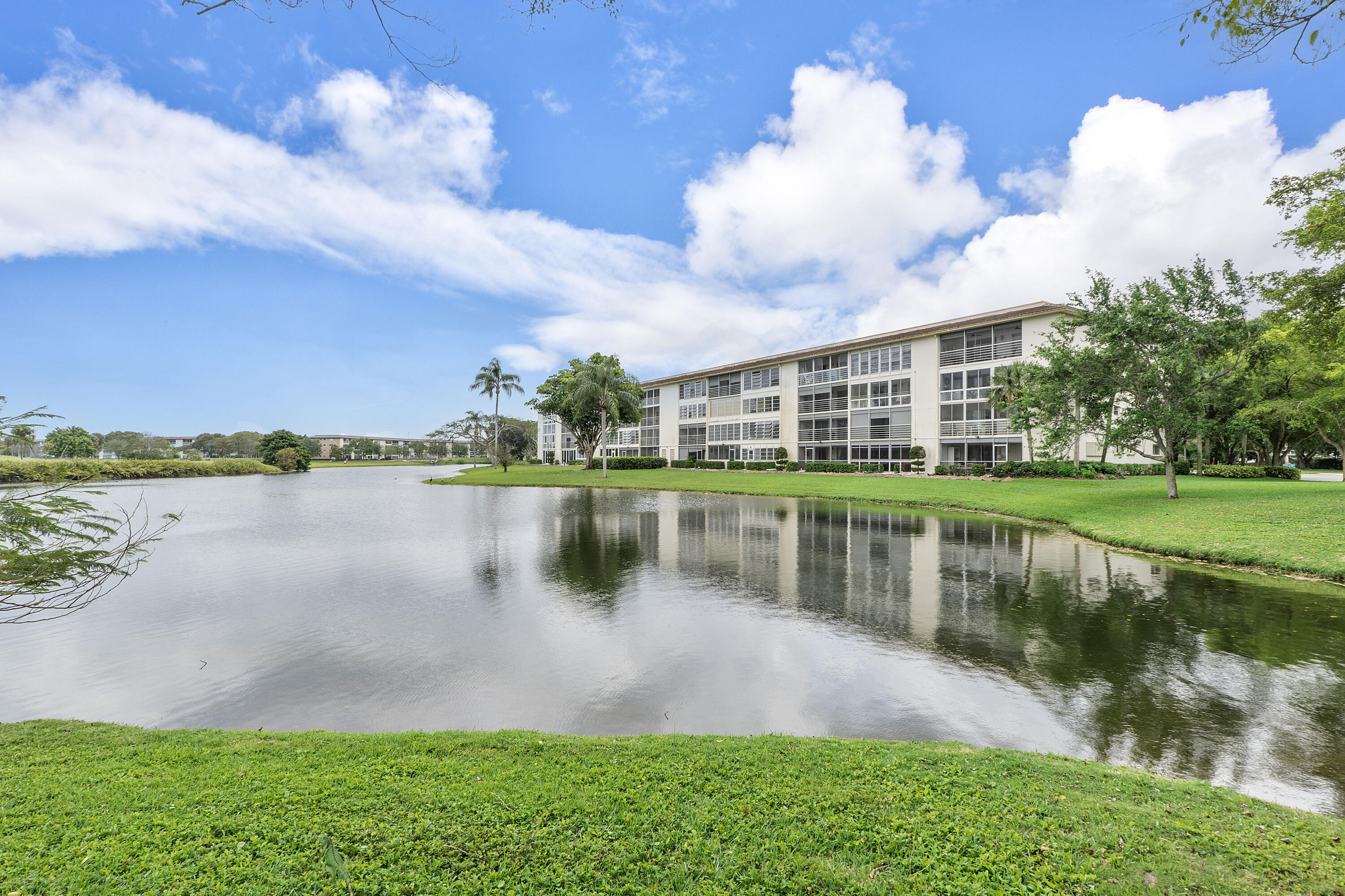2905 Victoria Place C1