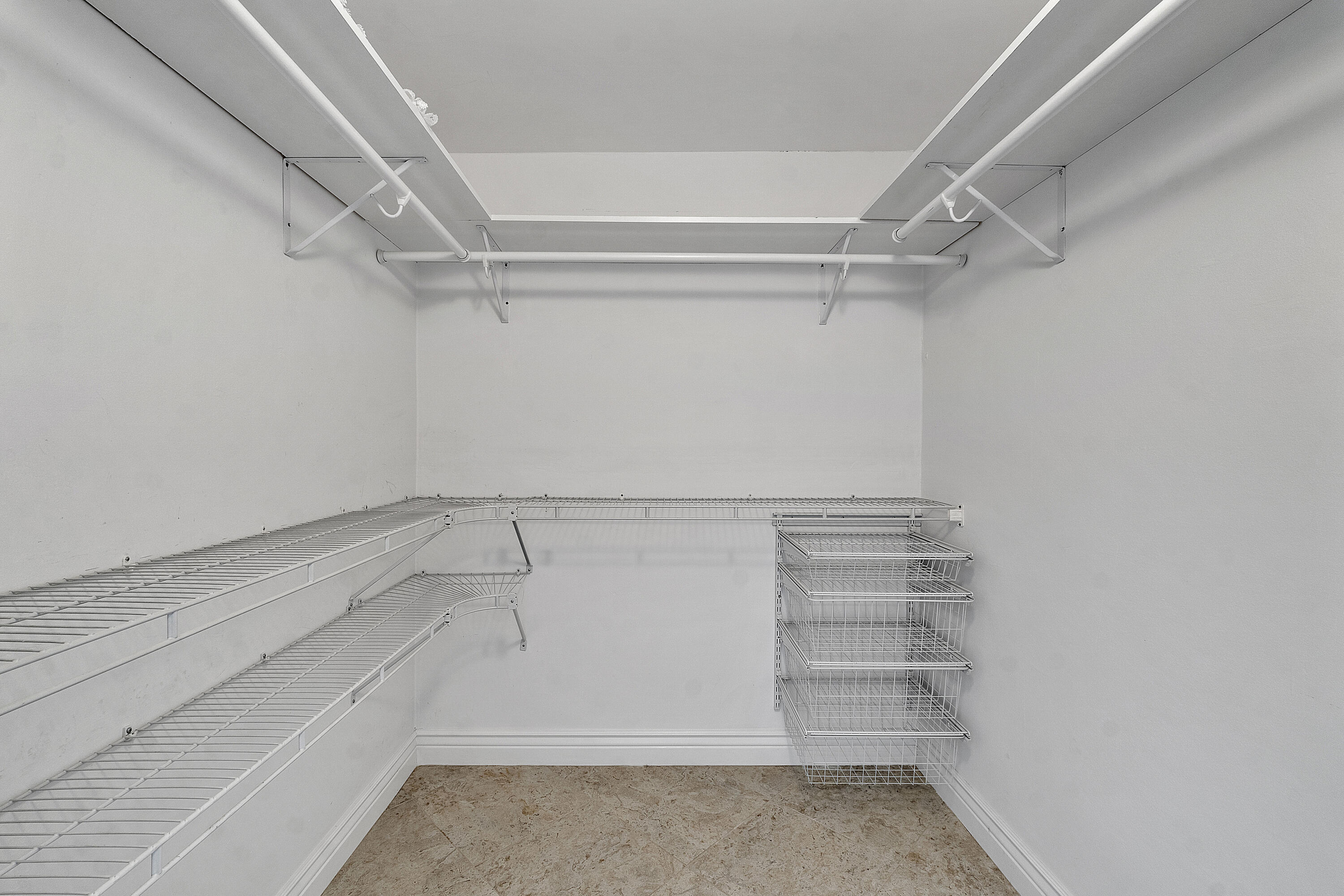2905 Victoria Place C1