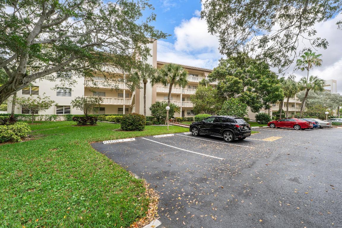 2905 Victoria Place C1