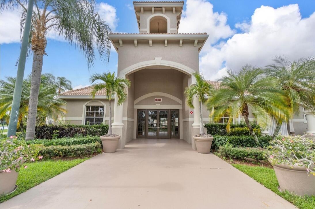 5025 Wiles Road 308