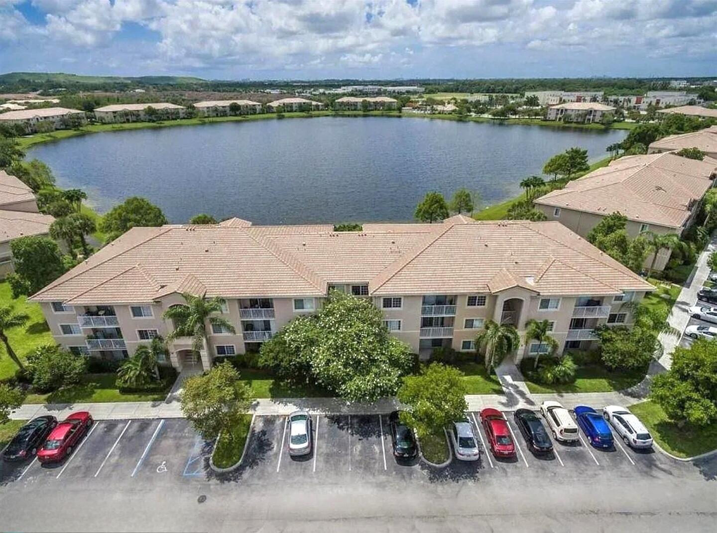 5025 Wiles Road 308