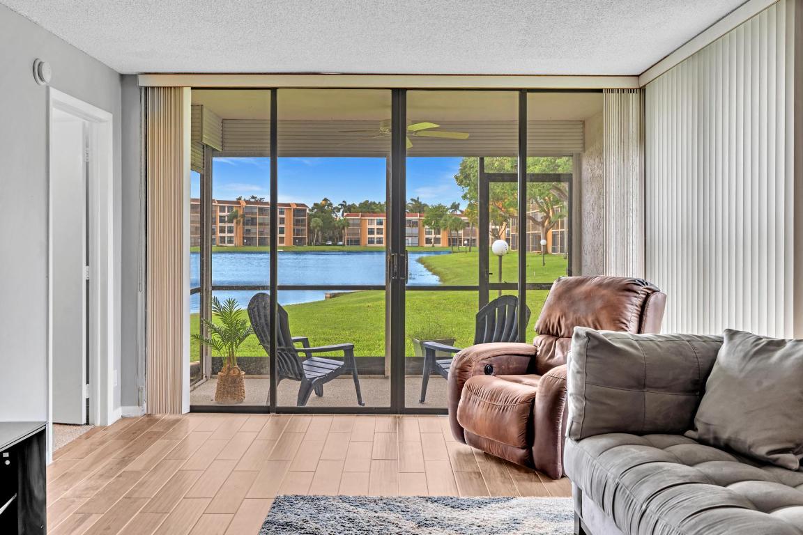 5901 Coral Lake Drive 101