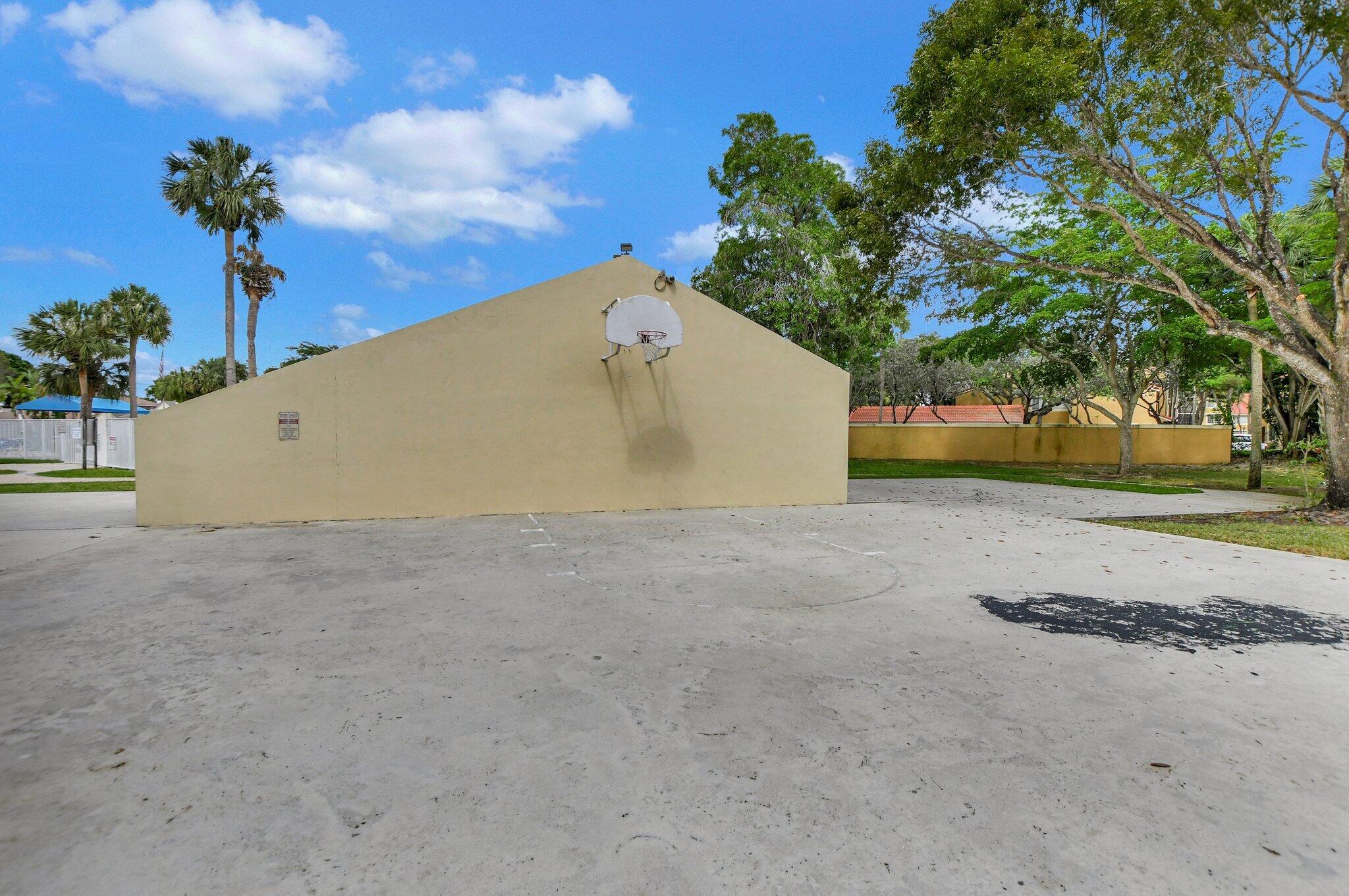 447 NW 47th Terrace