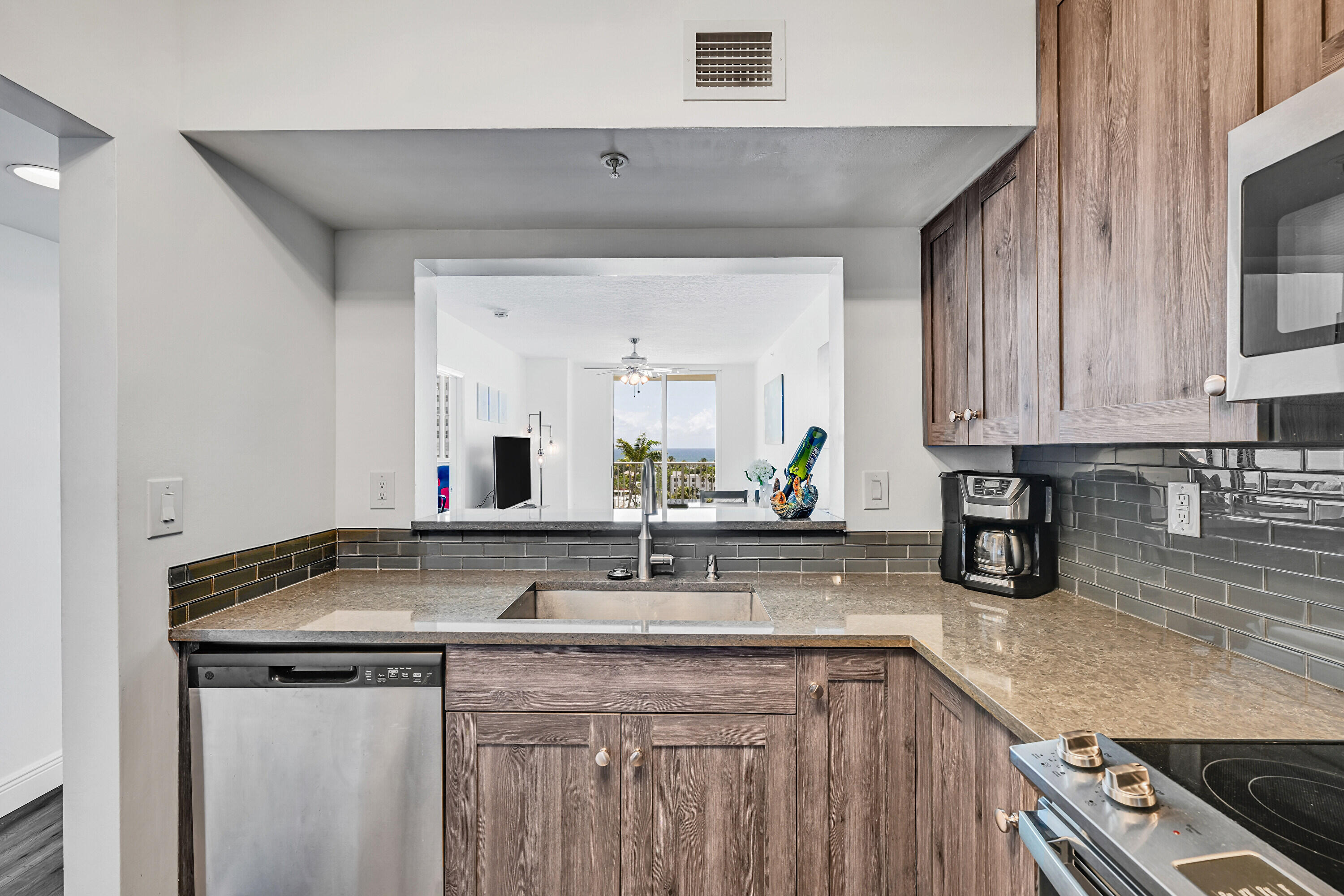 3020 NE 32nd Avenue 923