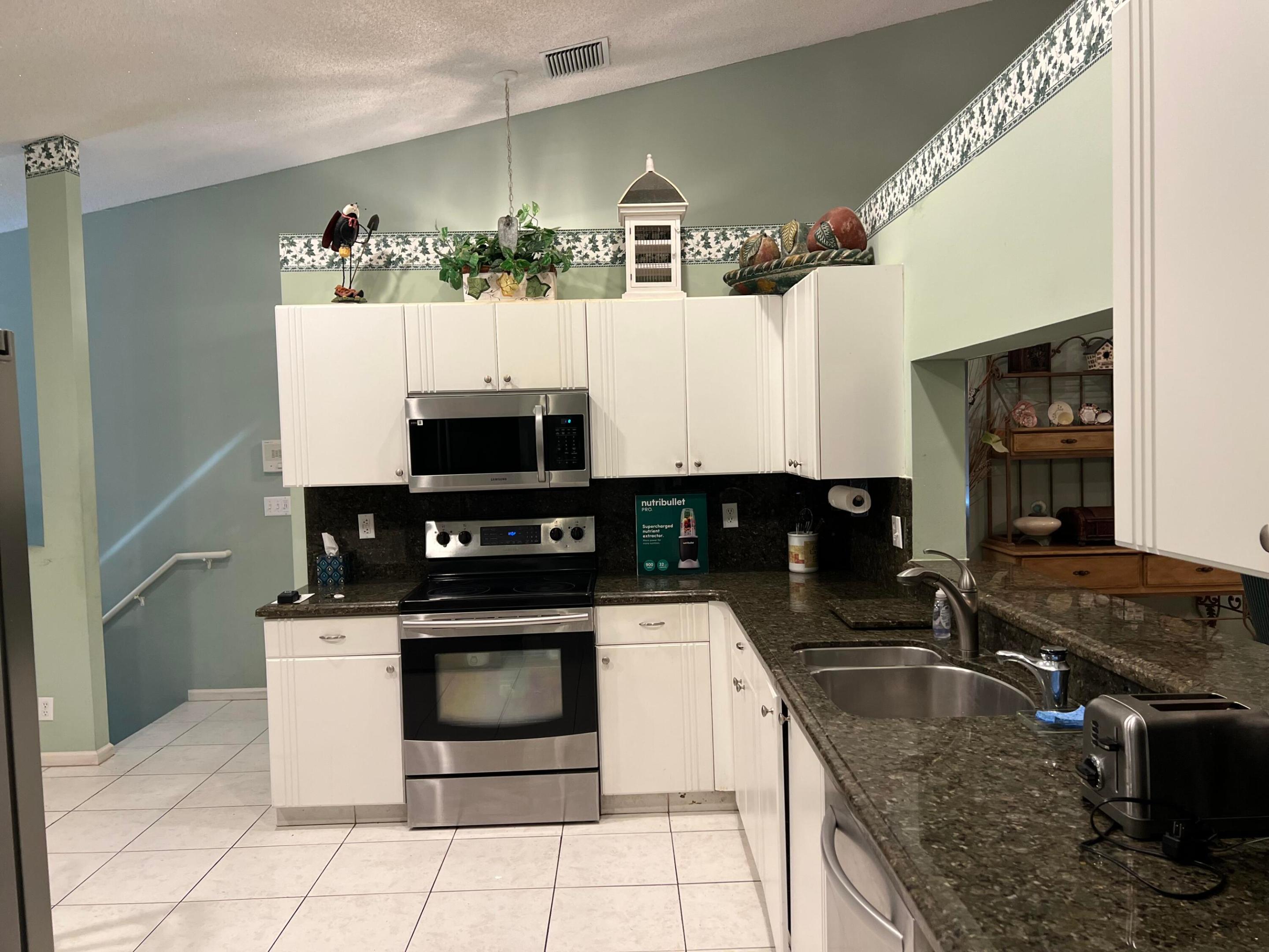 9632 Sills Drive E 204