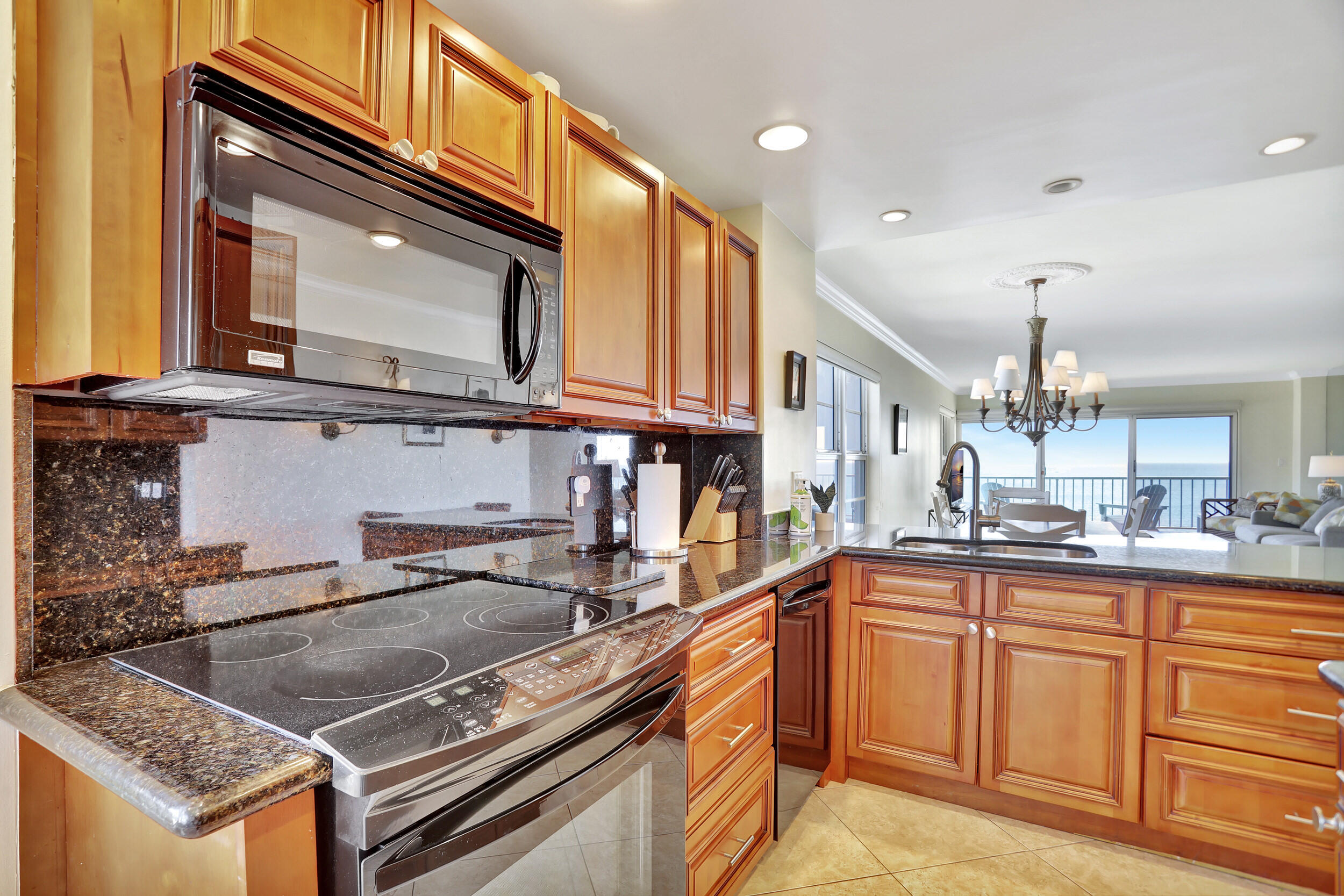 1021 Hillsboro Mile 1108