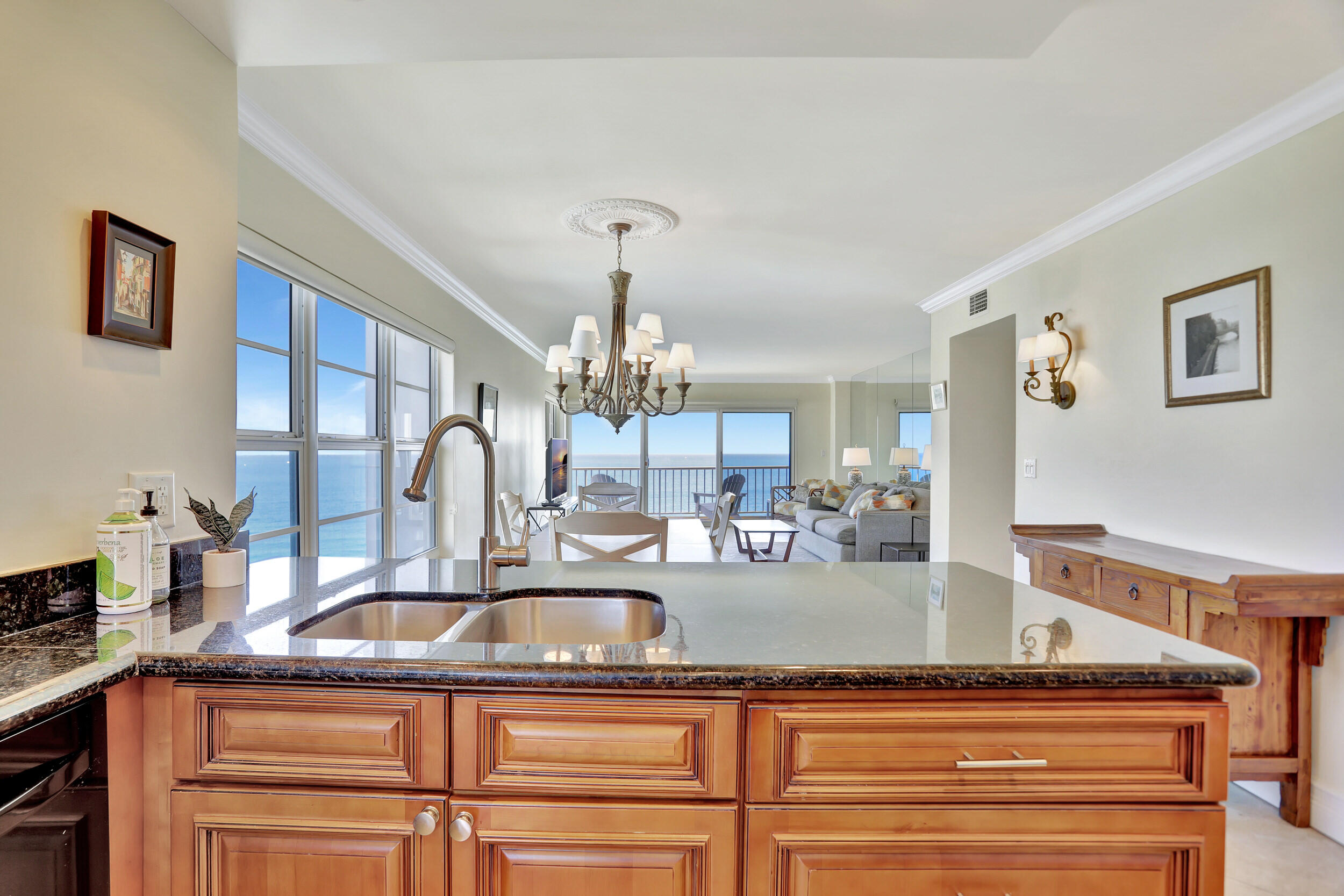 1021 Hillsboro Mile 1108