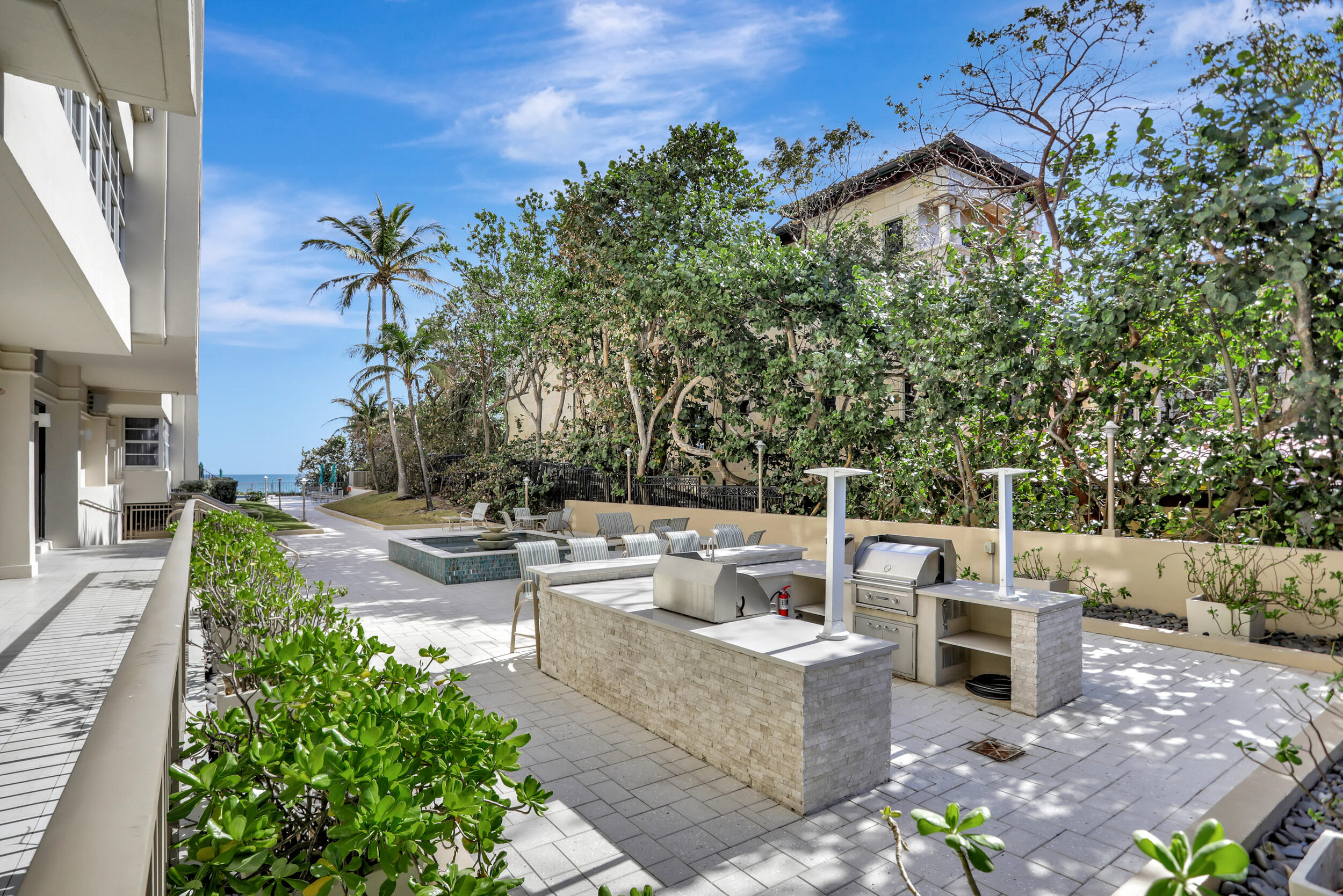 1021 Hillsboro Mile 1108