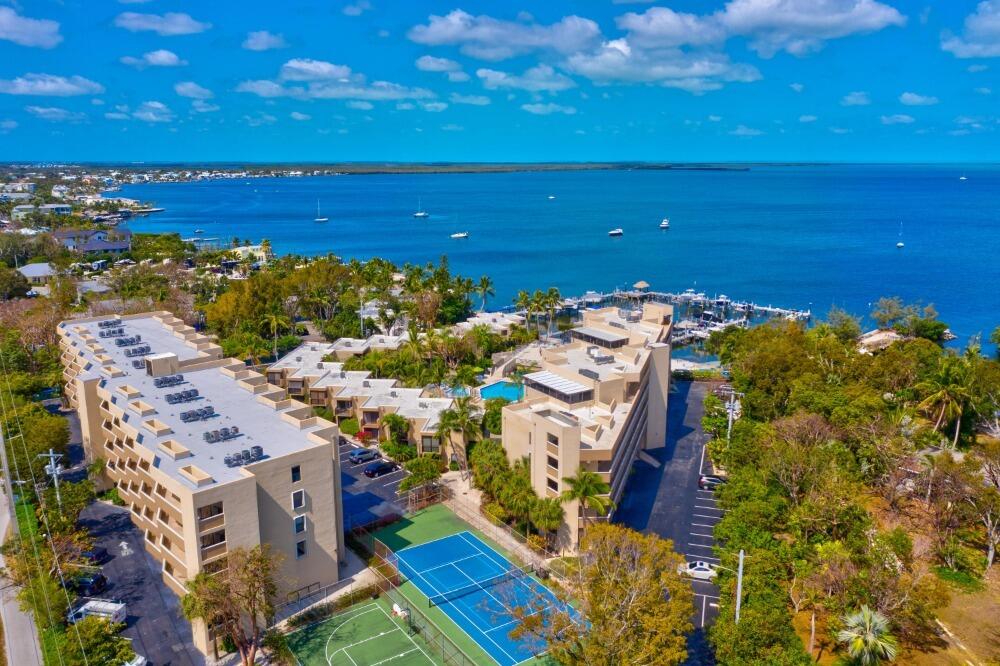 104350 Overseas Highway A406 And Boat Slip 25