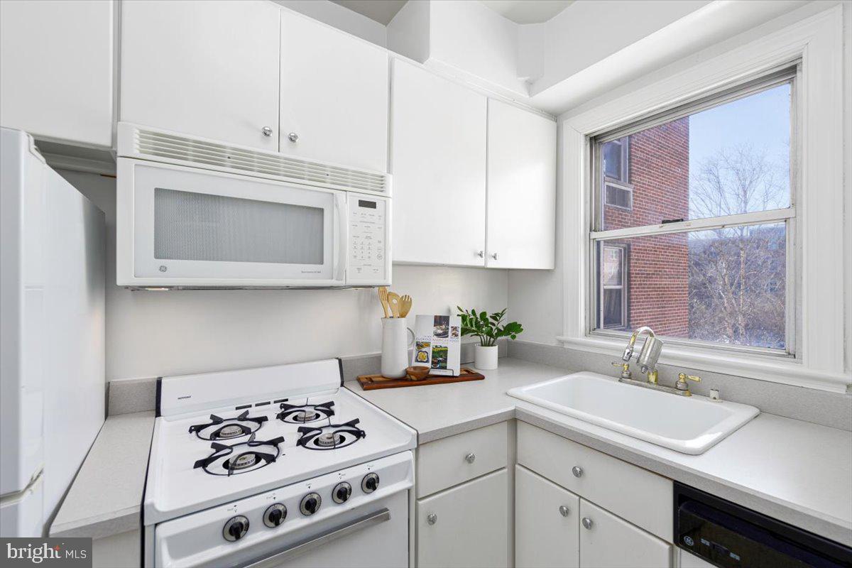2500 Q St NW #317