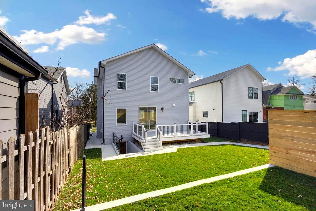 2610 17th St NE