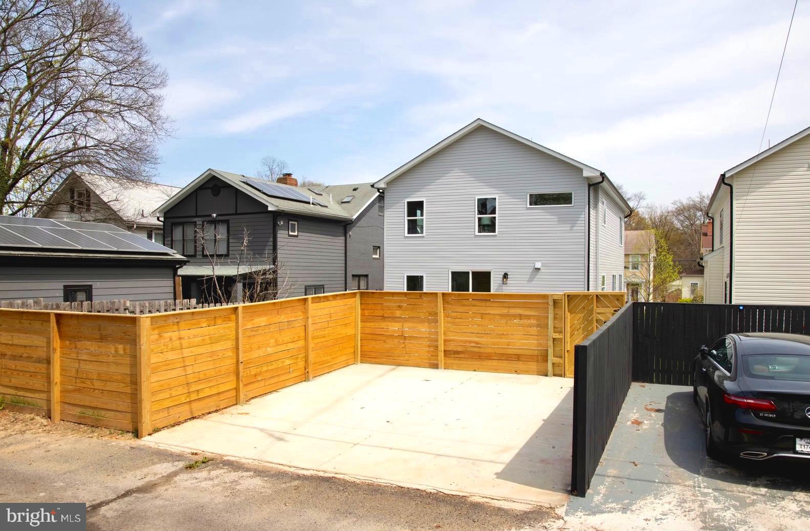 2610 17th St NE