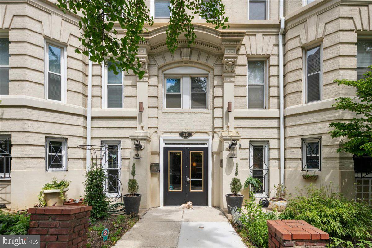 1831 Belmont Rd NW #405