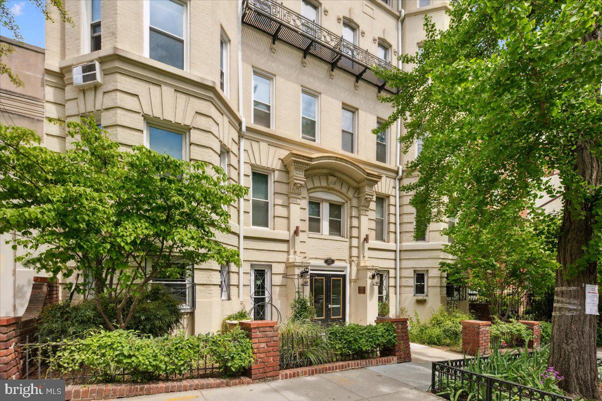 1831 Belmont Rd NW #405