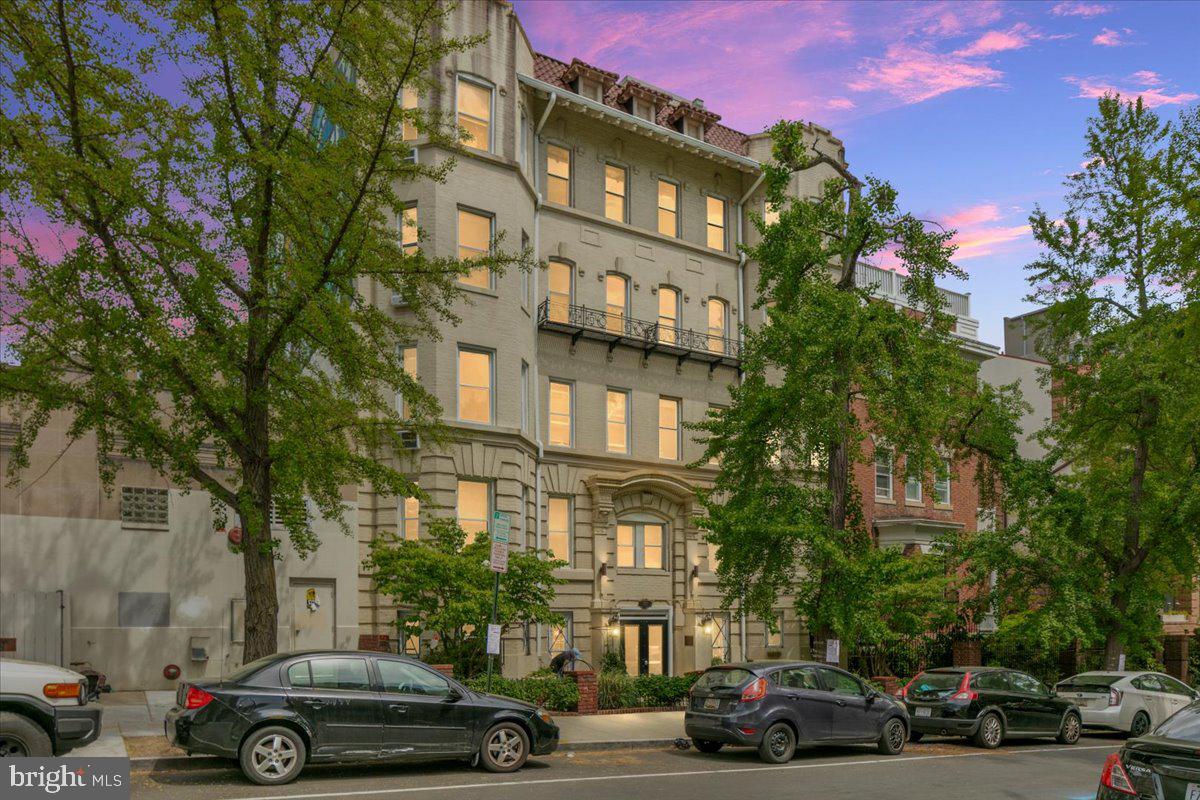 1831 Belmont Rd NW #405