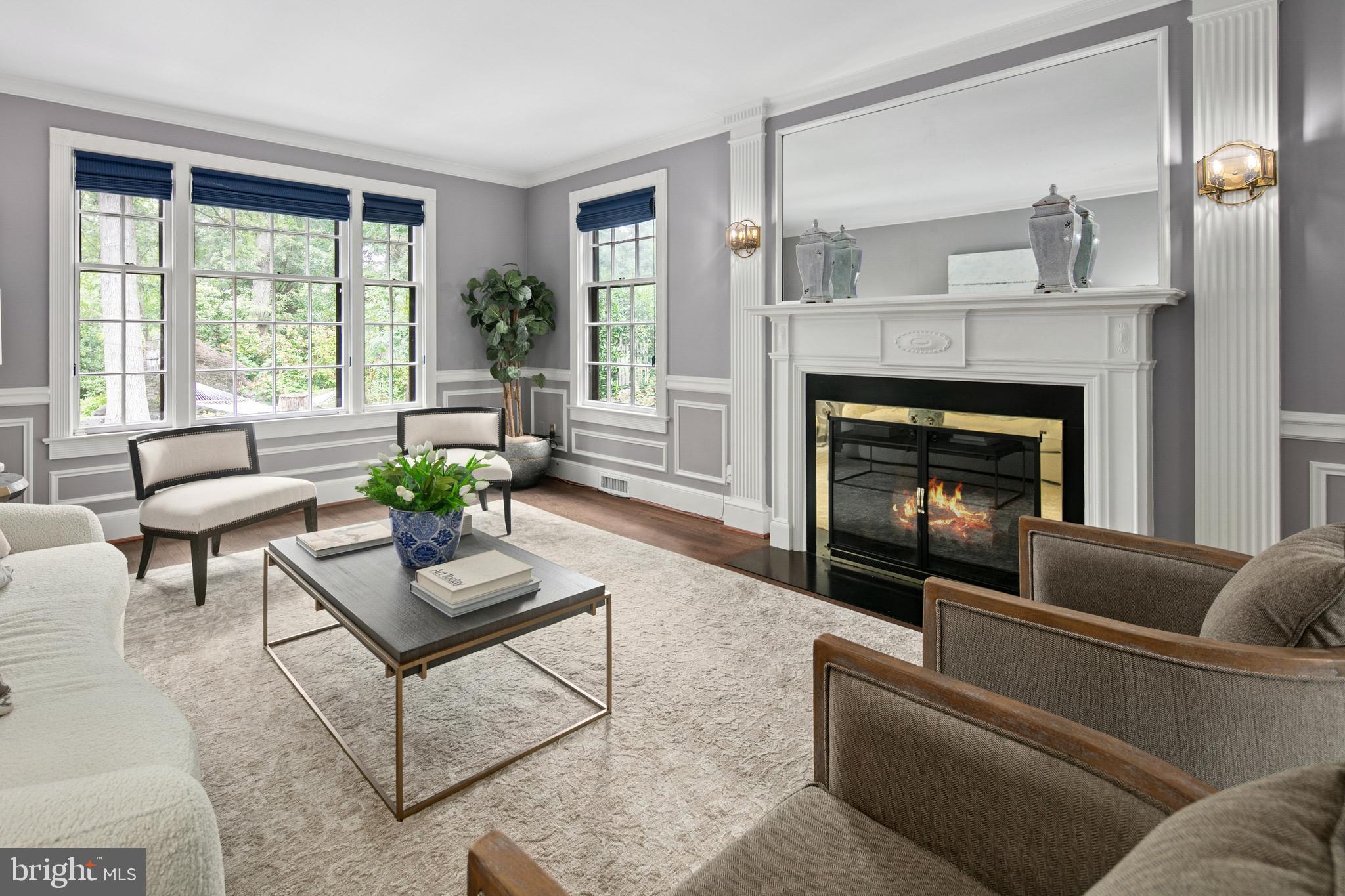 1751 Crestwood Dr NW