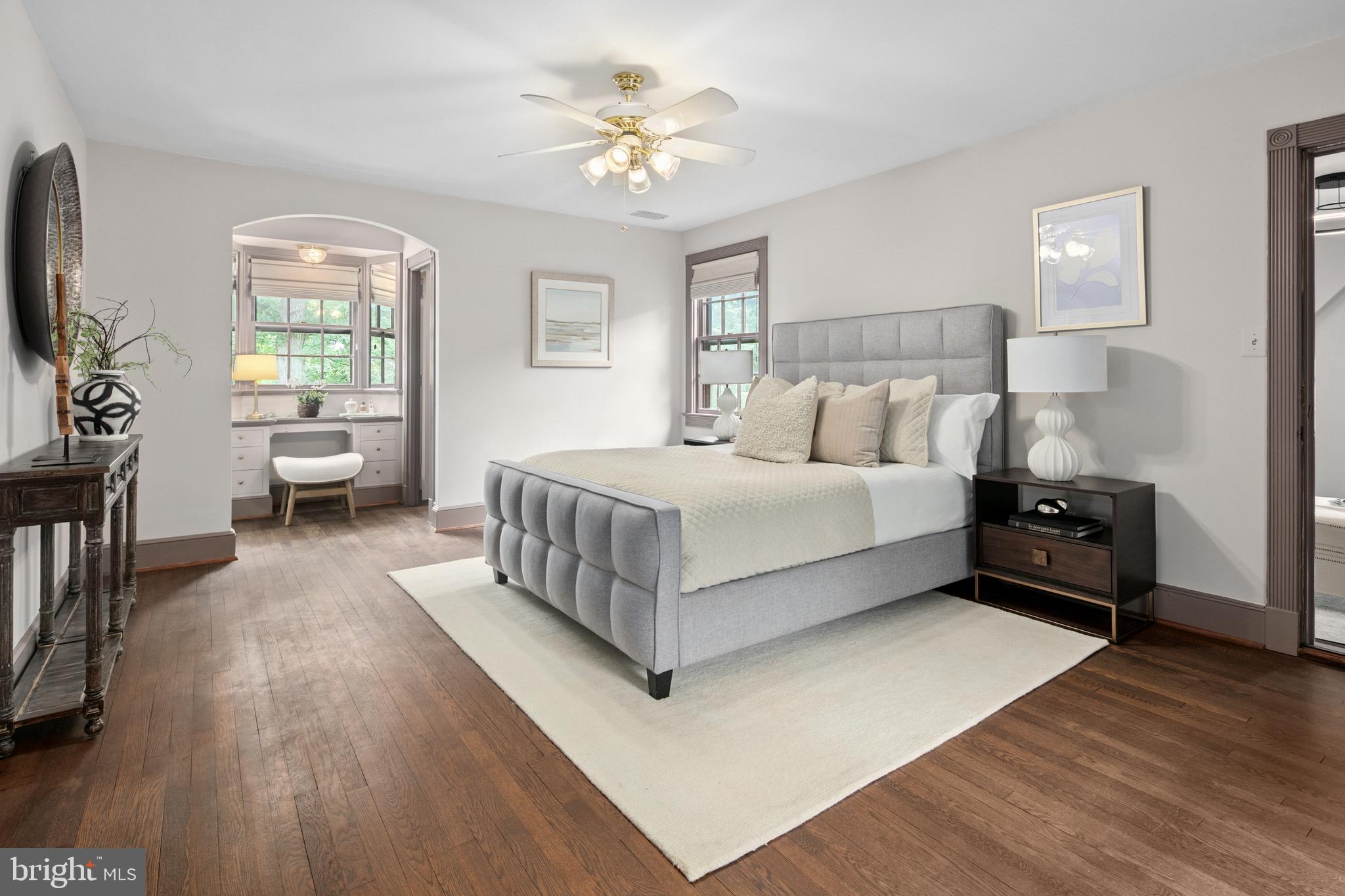 1751 Crestwood Dr NW