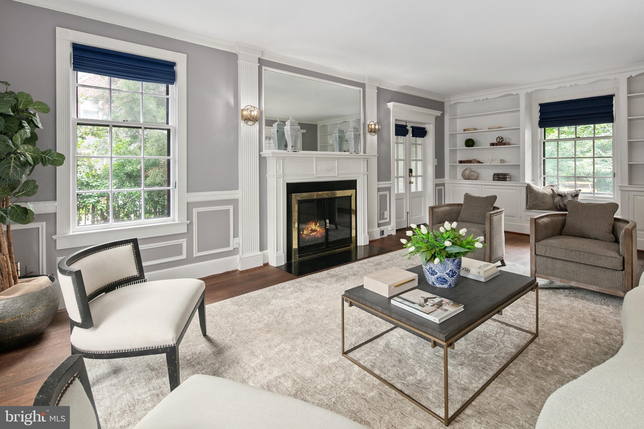 1751 Crestwood Dr NW