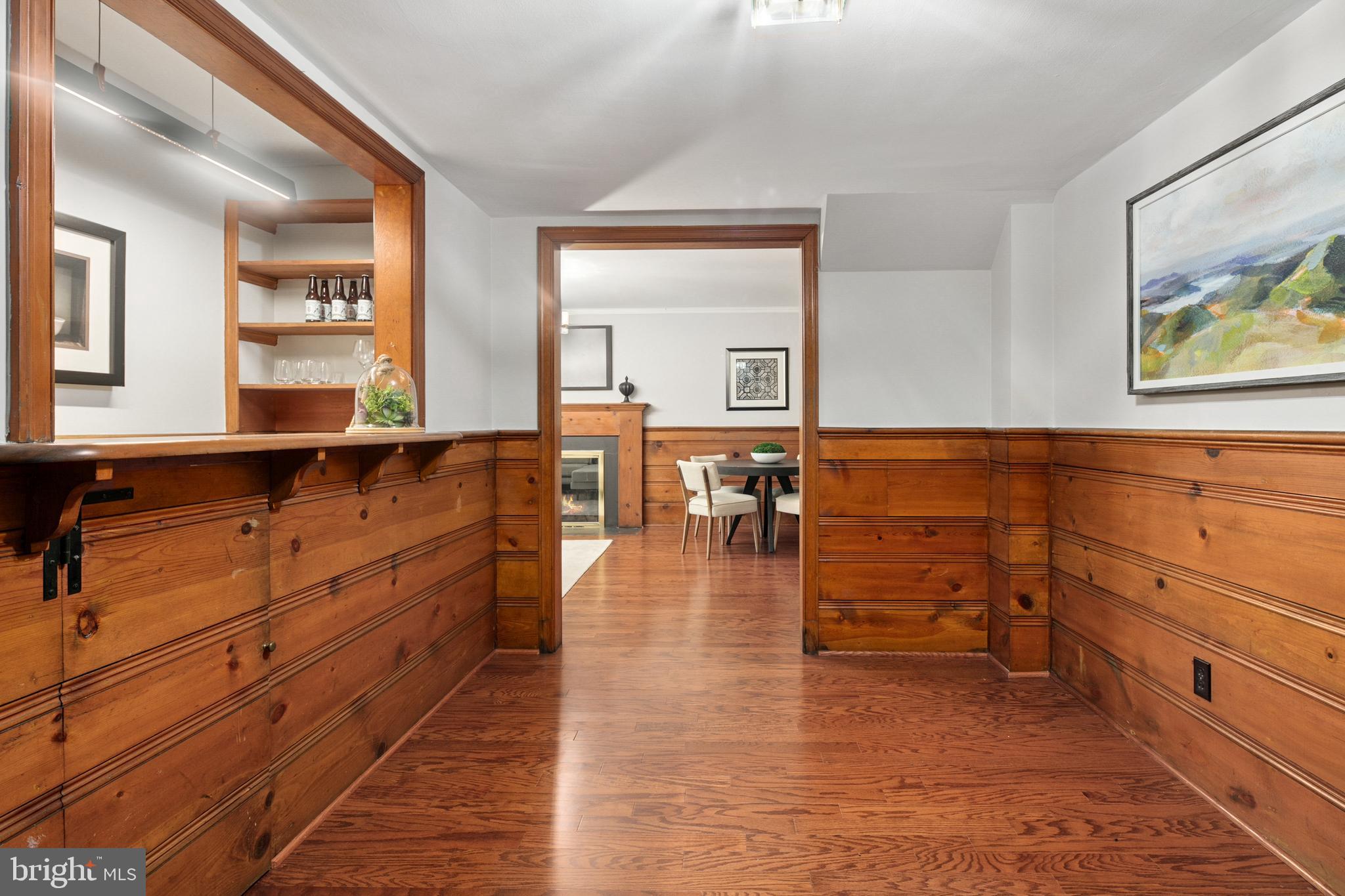 1751 Crestwood Dr NW