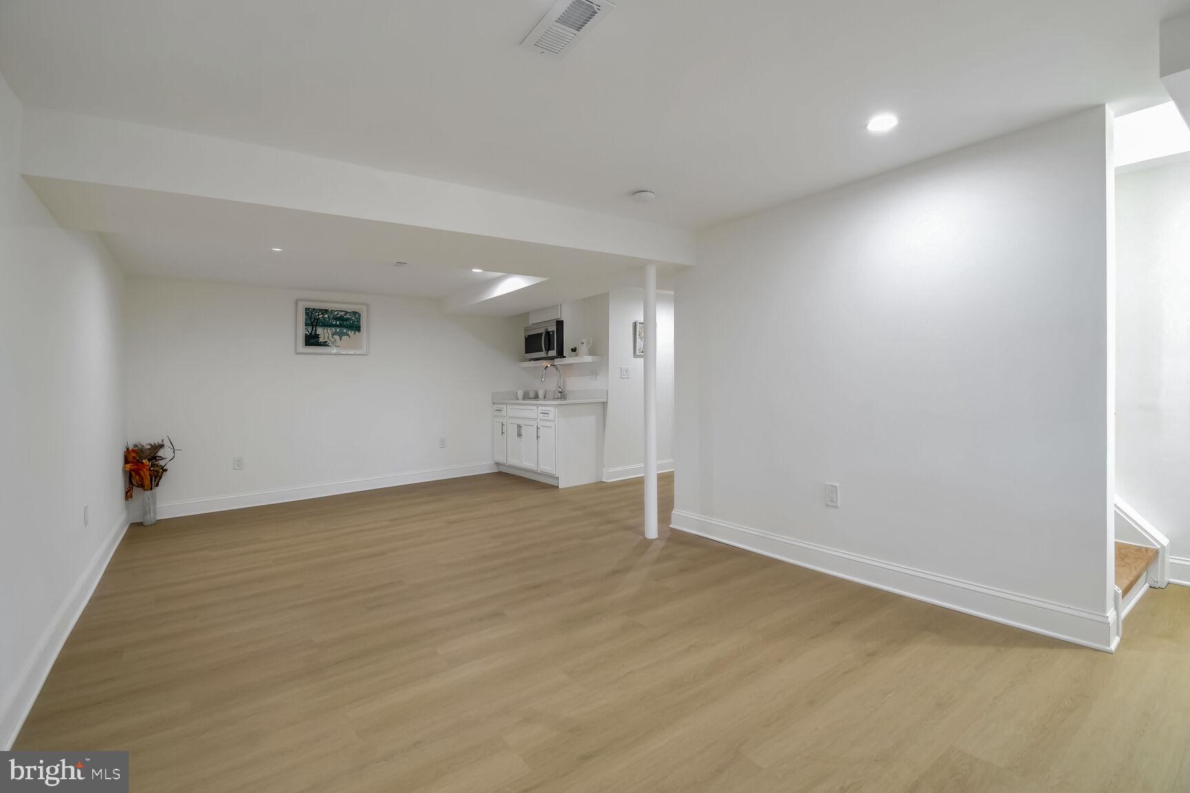 1602 Farragut Ave