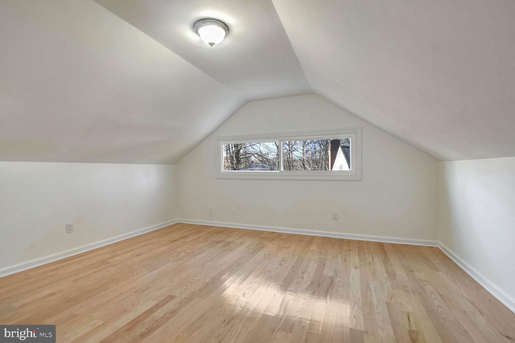 1602 Farragut Ave