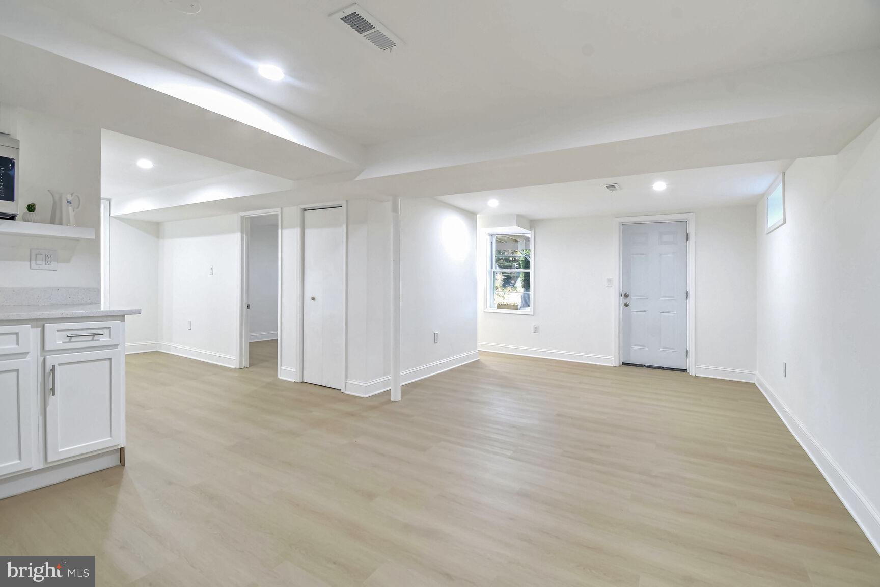 1602 Farragut Ave