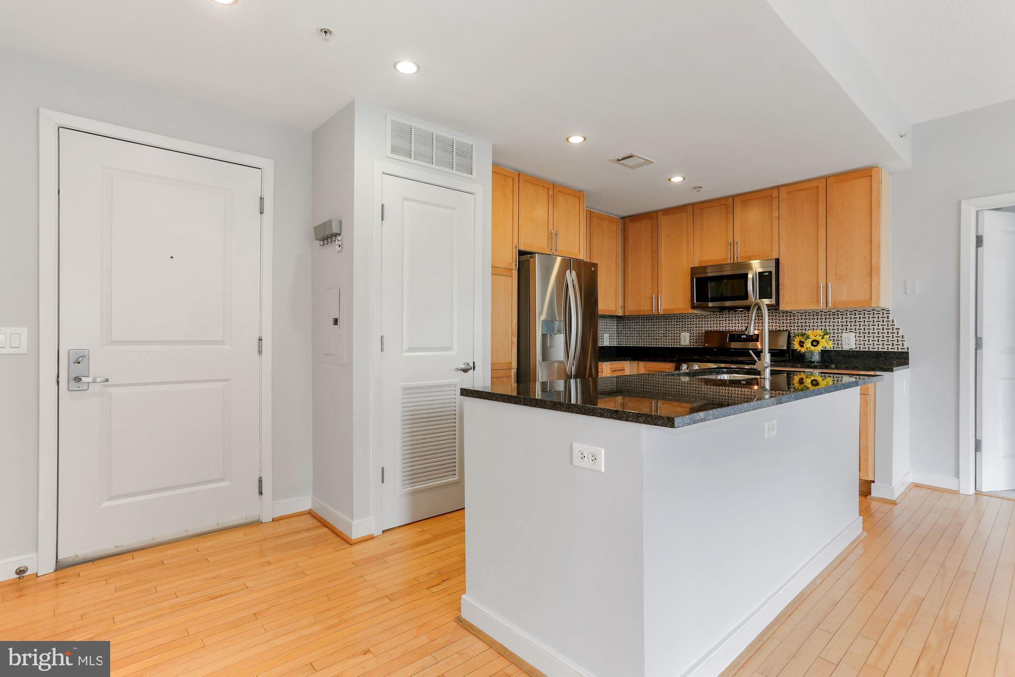 820 N Pollard St #408