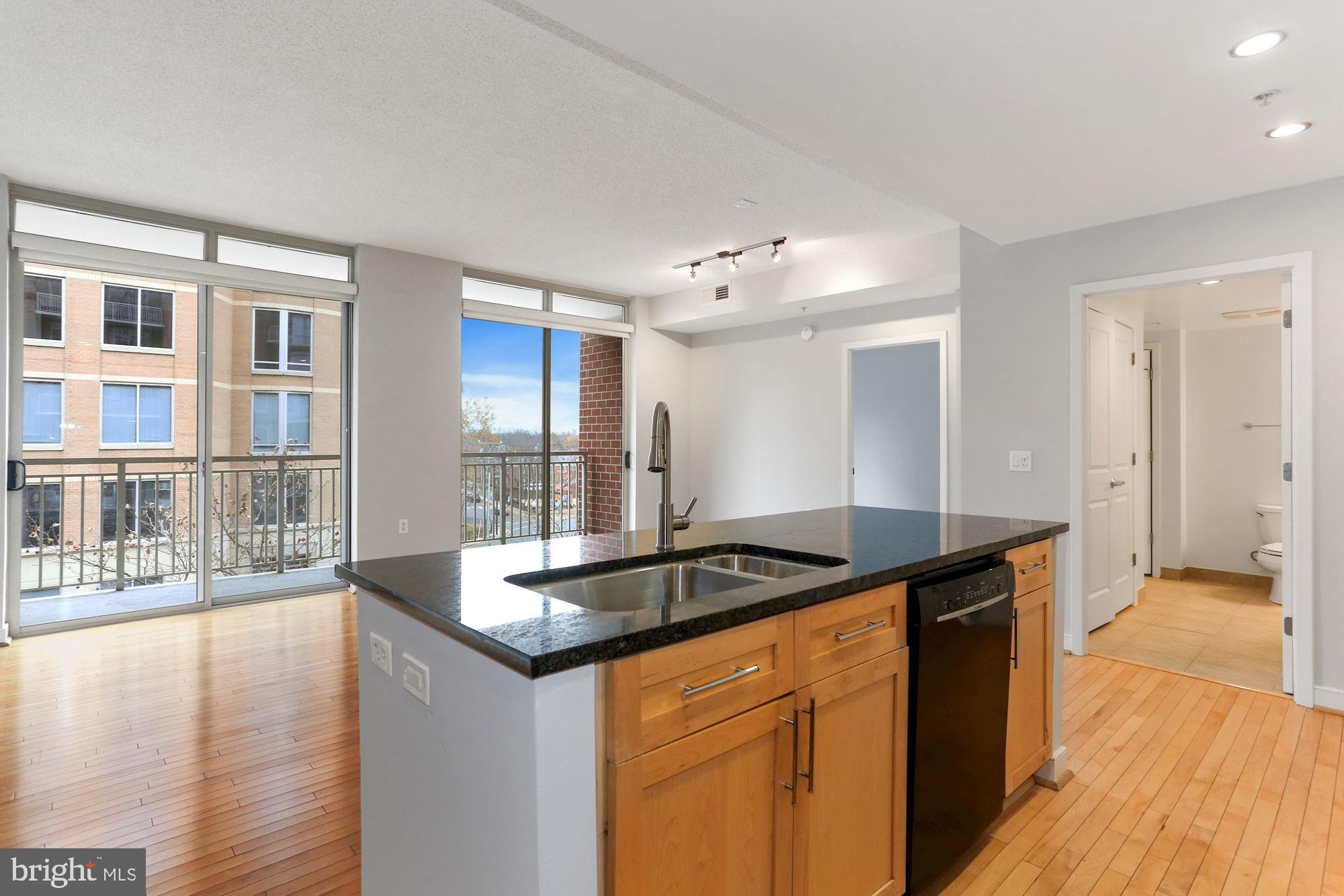 820 N Pollard St #408